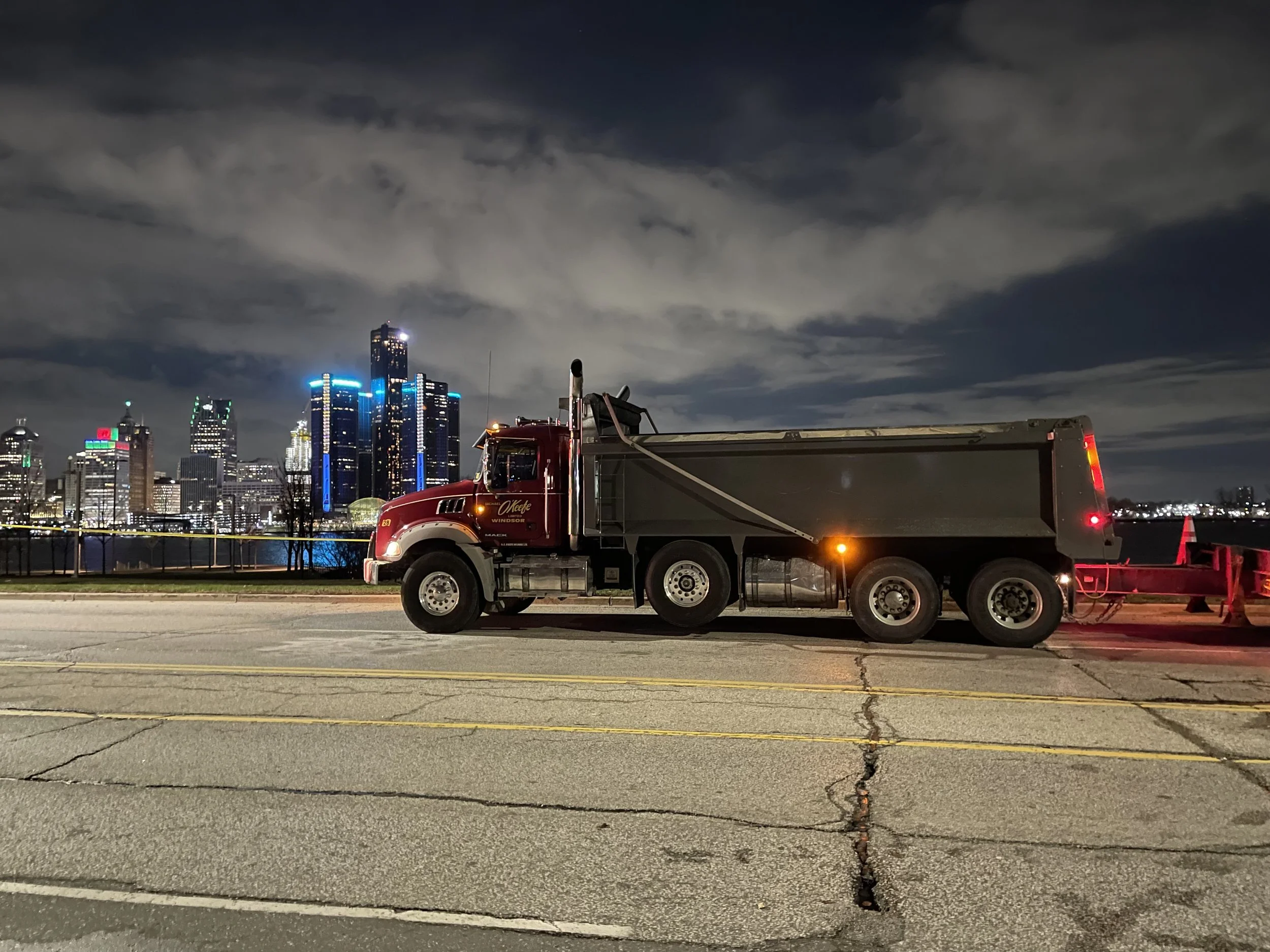 Dump Truck and float services in Windsor Ontario