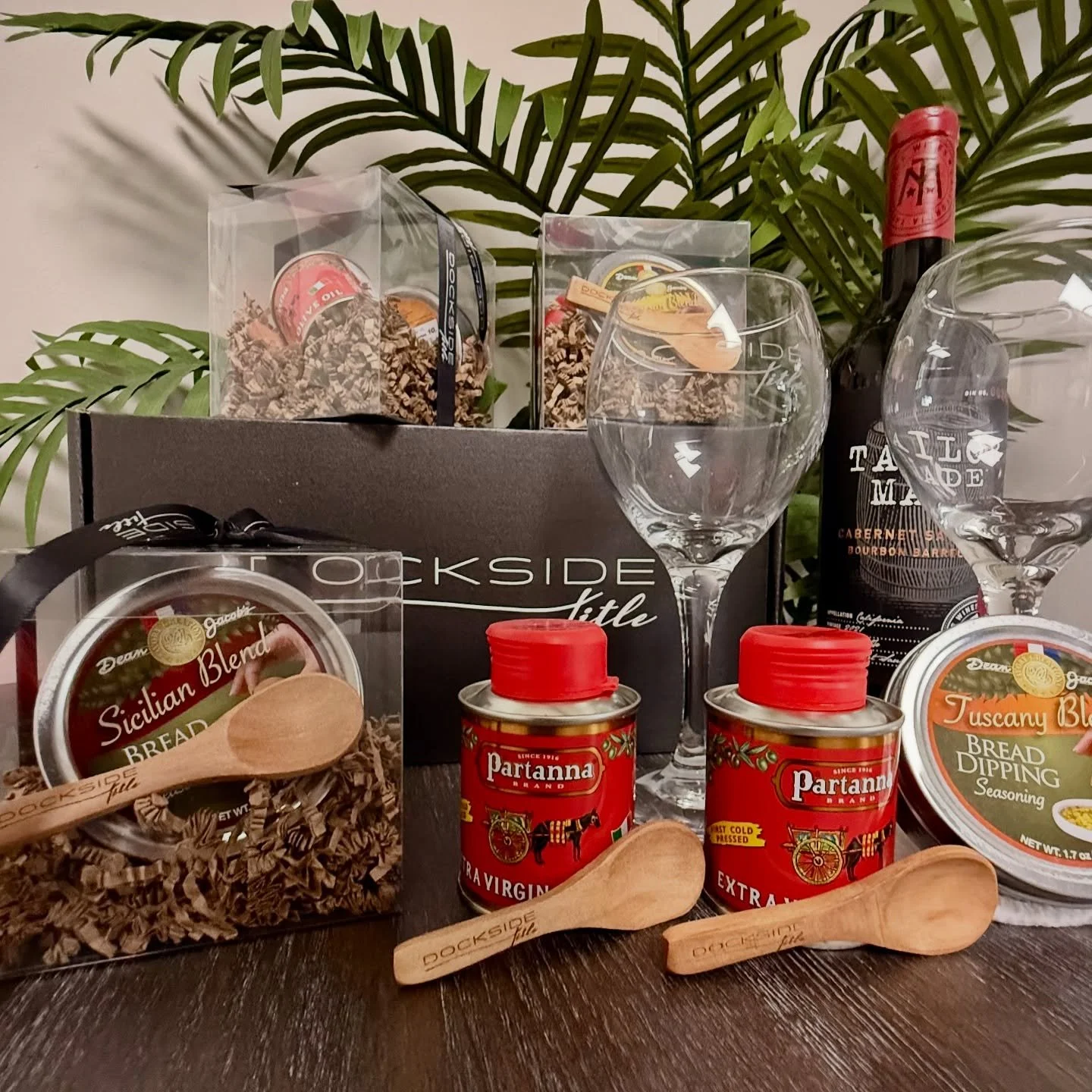 ✨ Every Closing should be Something to Savor, 𝓁𝒾𝓉𝑒𝓇𝒶𝓁𝓁𝓎 🥖 Custom Bread Dip Closing Gifts at Dockside Title. #CloseHereNotThere #DocksideDifference