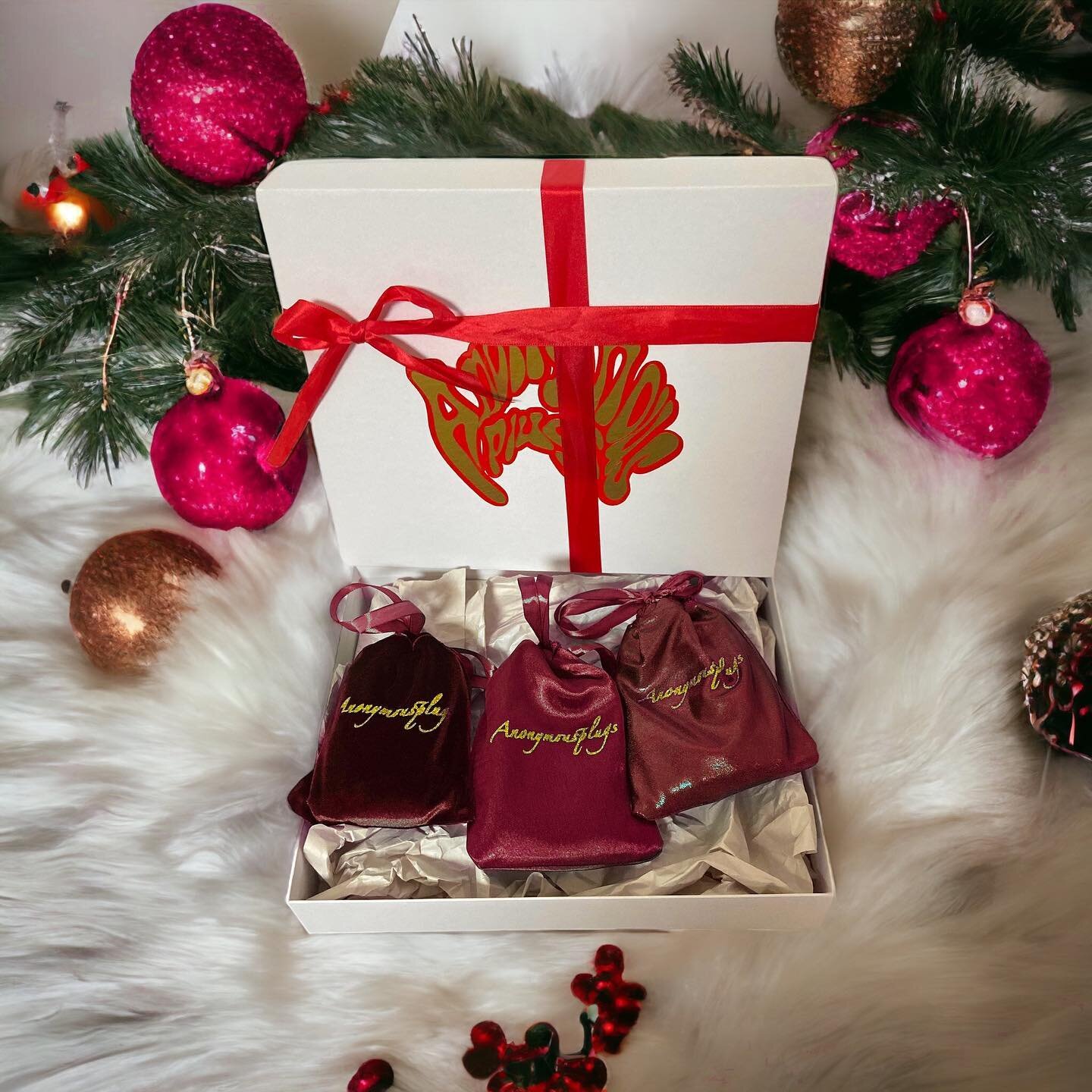 Burgundy Bliss: Elevate your holiday style with this stunning durag set. featuring a plush velvet durag, a smooth satin durag, a captivating holographic durag

#DuragHolidaySet
#DuragSeason #HolidayDurag
 #DuragStyle #DuragFashion
#DuragSwag
#DuragGa