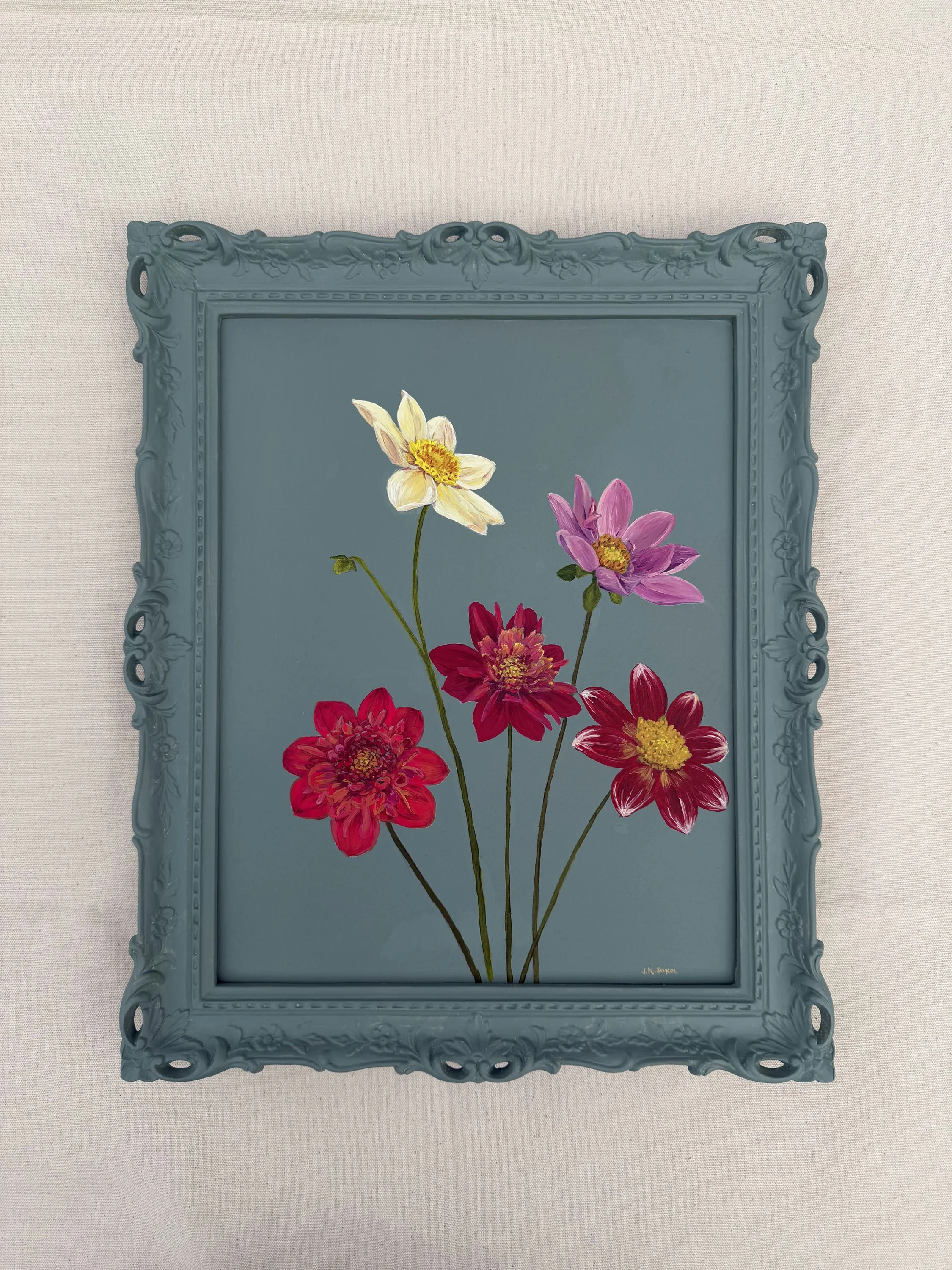 Jacqueline Sokol  Jacqueline creates minimalist floral paintings that turn wildflowers into calm, refined moments of beauty.  