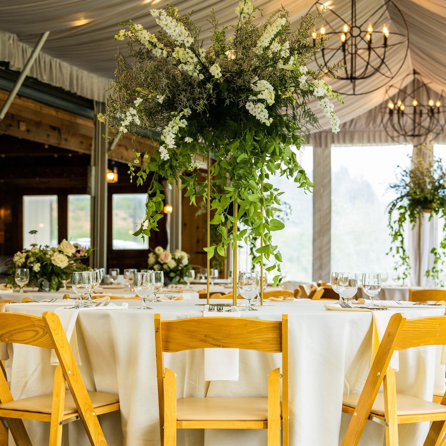 Happy Friday! Lets talk about dimension shall we? I love a good high-low reception setup with about 30% elevated centerpieces and 70% low. This invites your guests to really admire the space and take it in on another level (not to mention being uniqu