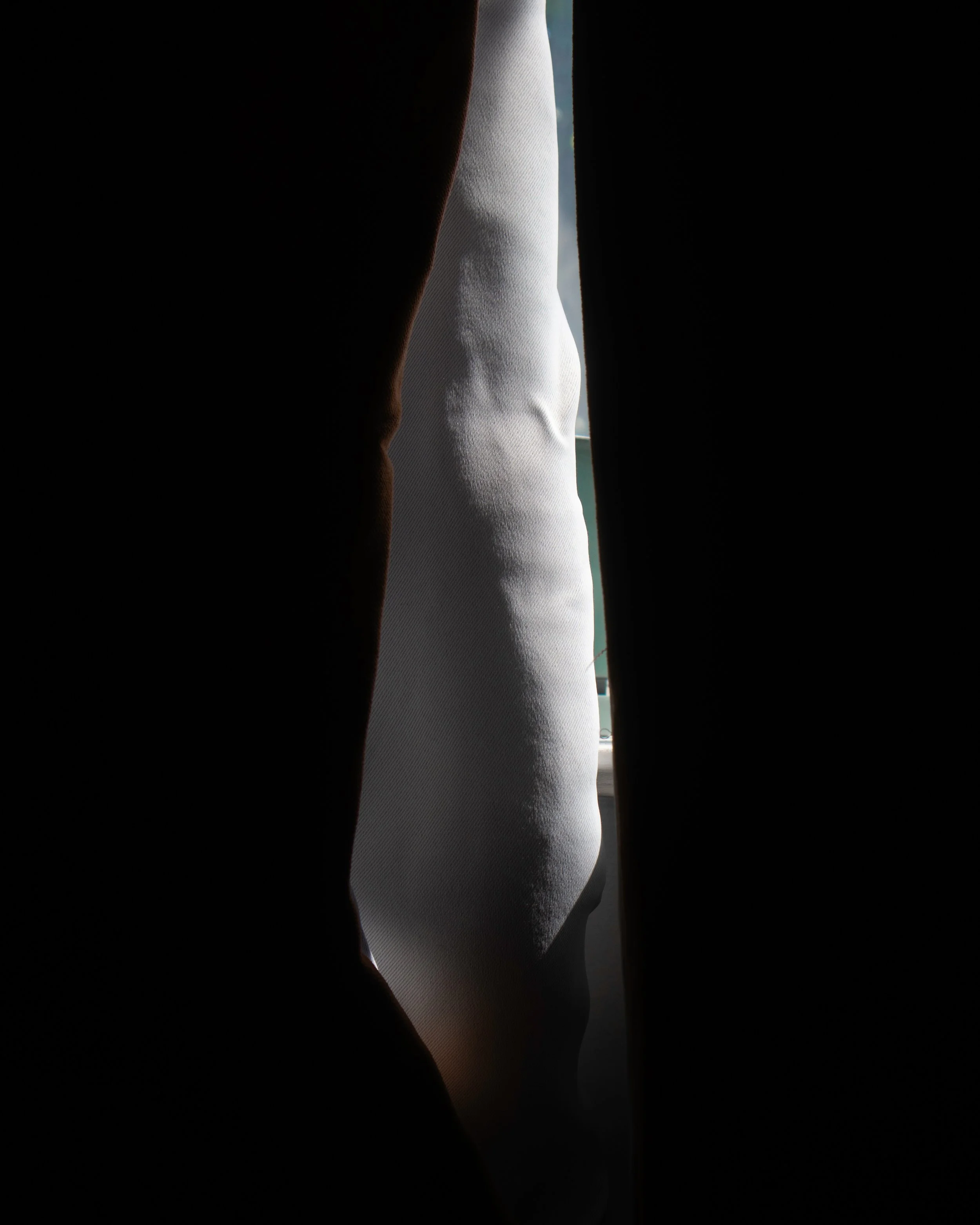 KevinGutoskey_Curtain_01.jpg