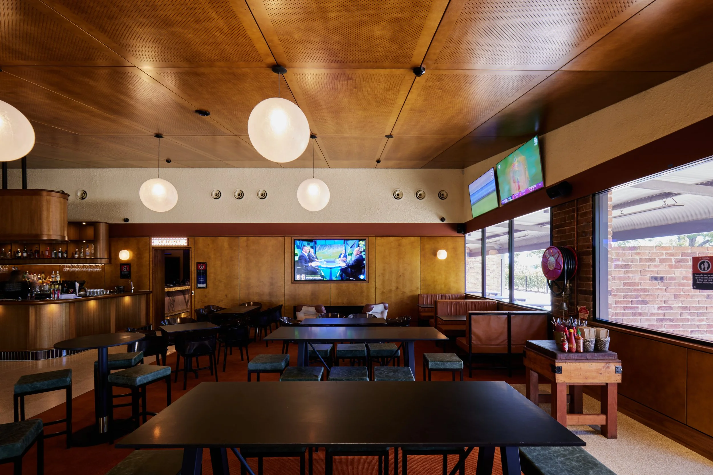 Australian_Hotel_053.jpg