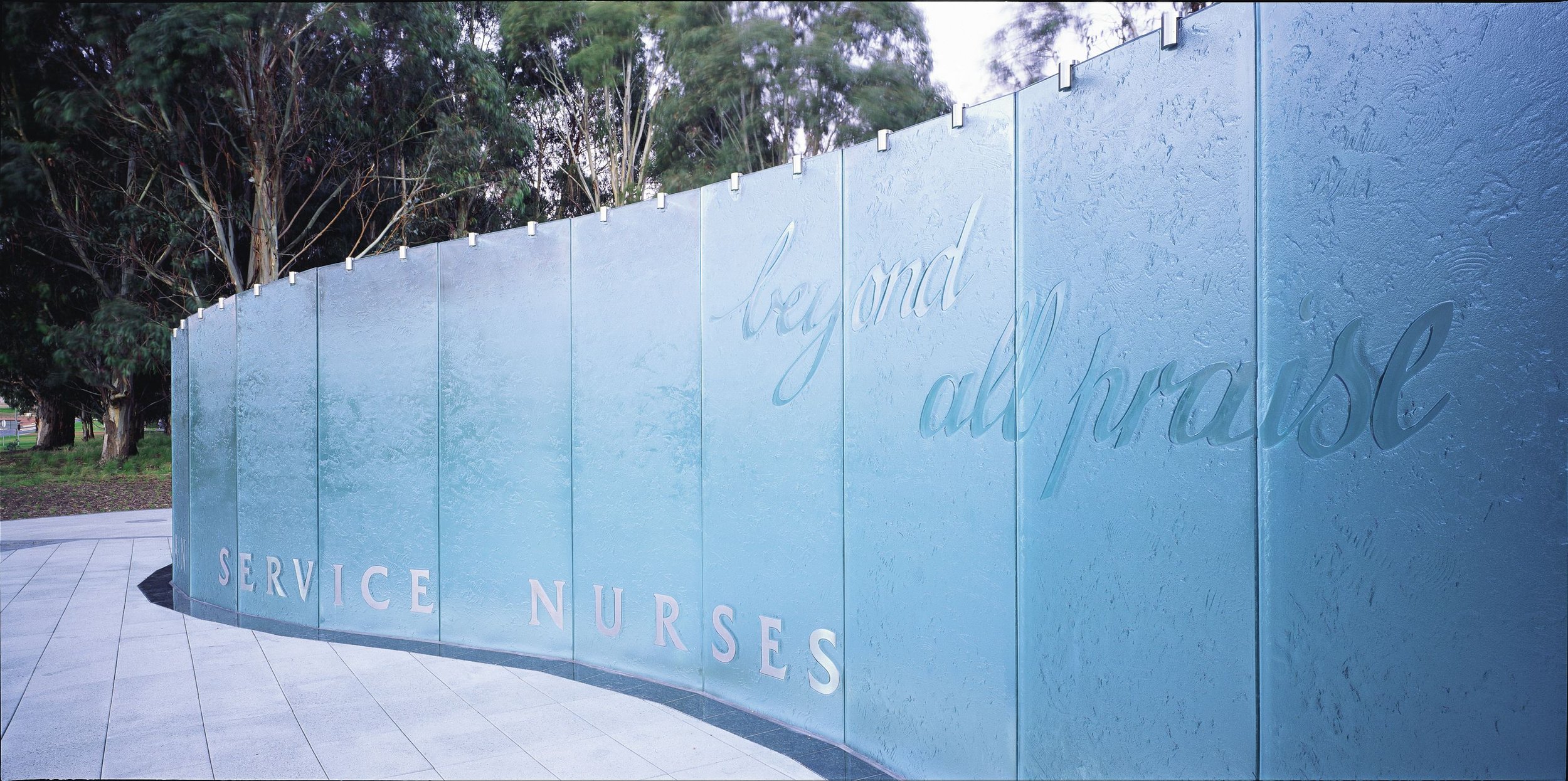 Nurses_FormedGlass_Geozone_Sculpture.jpg