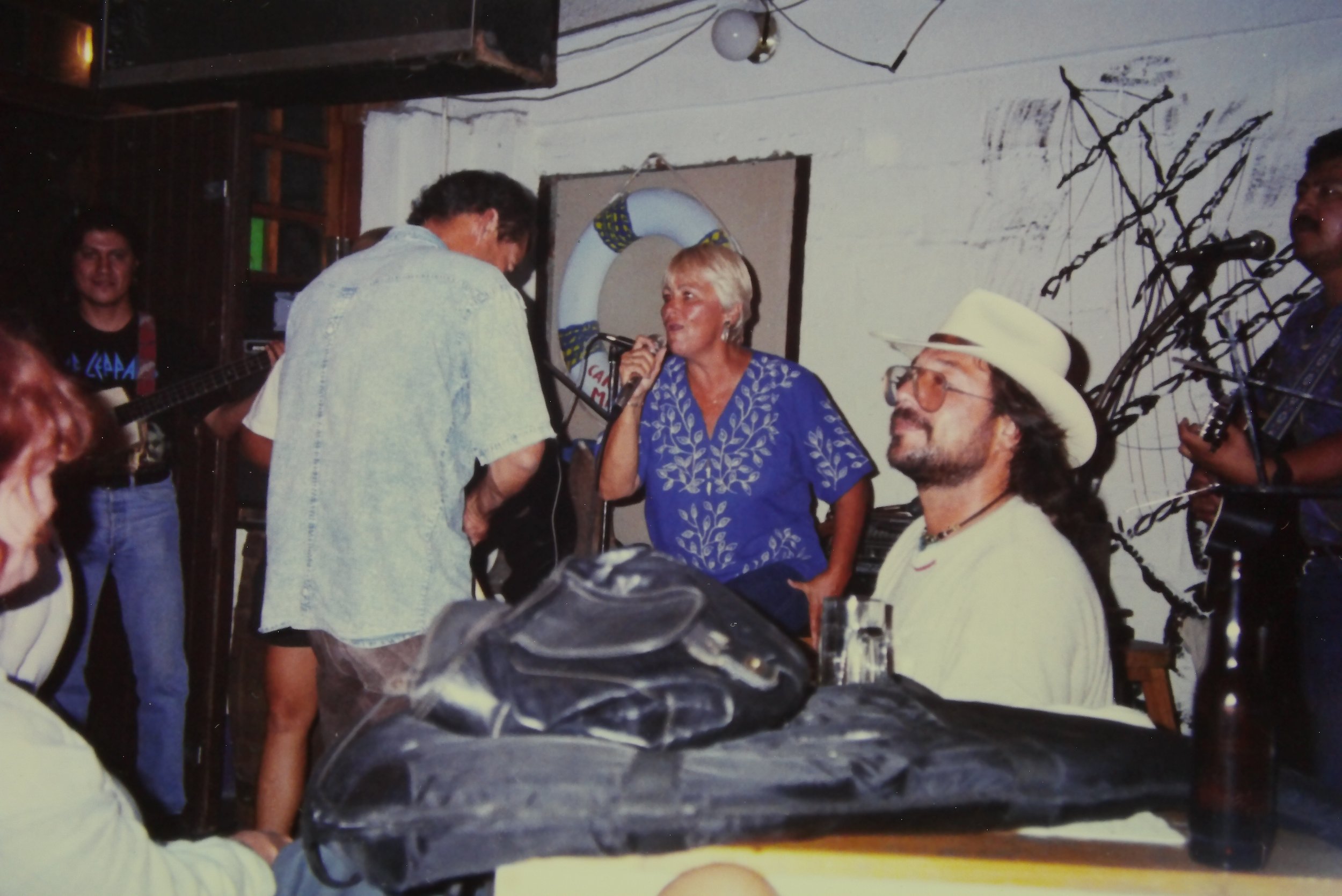 15. 4.96 Gail and others, jam session at Black Beards.JPG