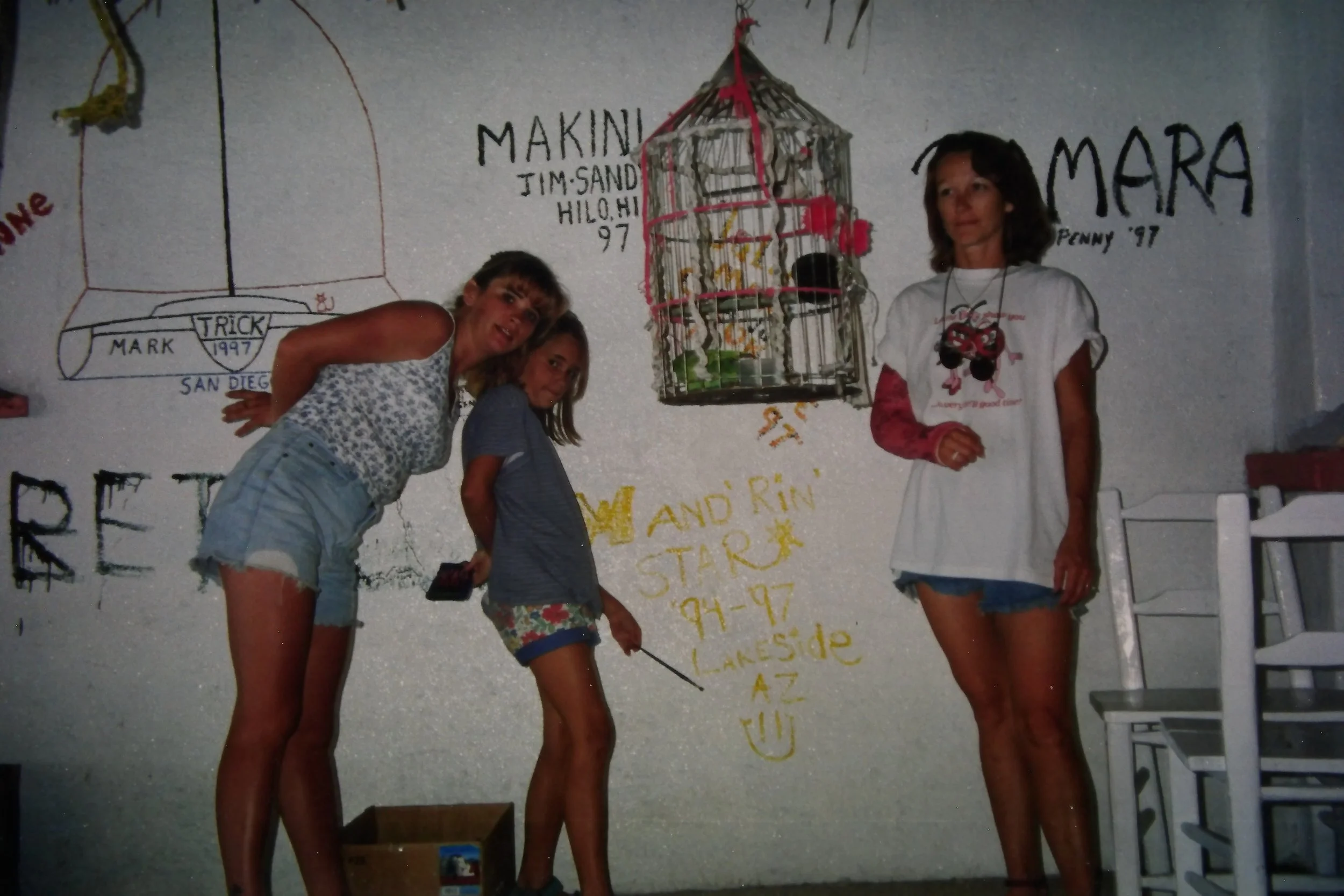 3.1.97 Danielle, Sam and Mom in Malaque at Philomenas.JPG