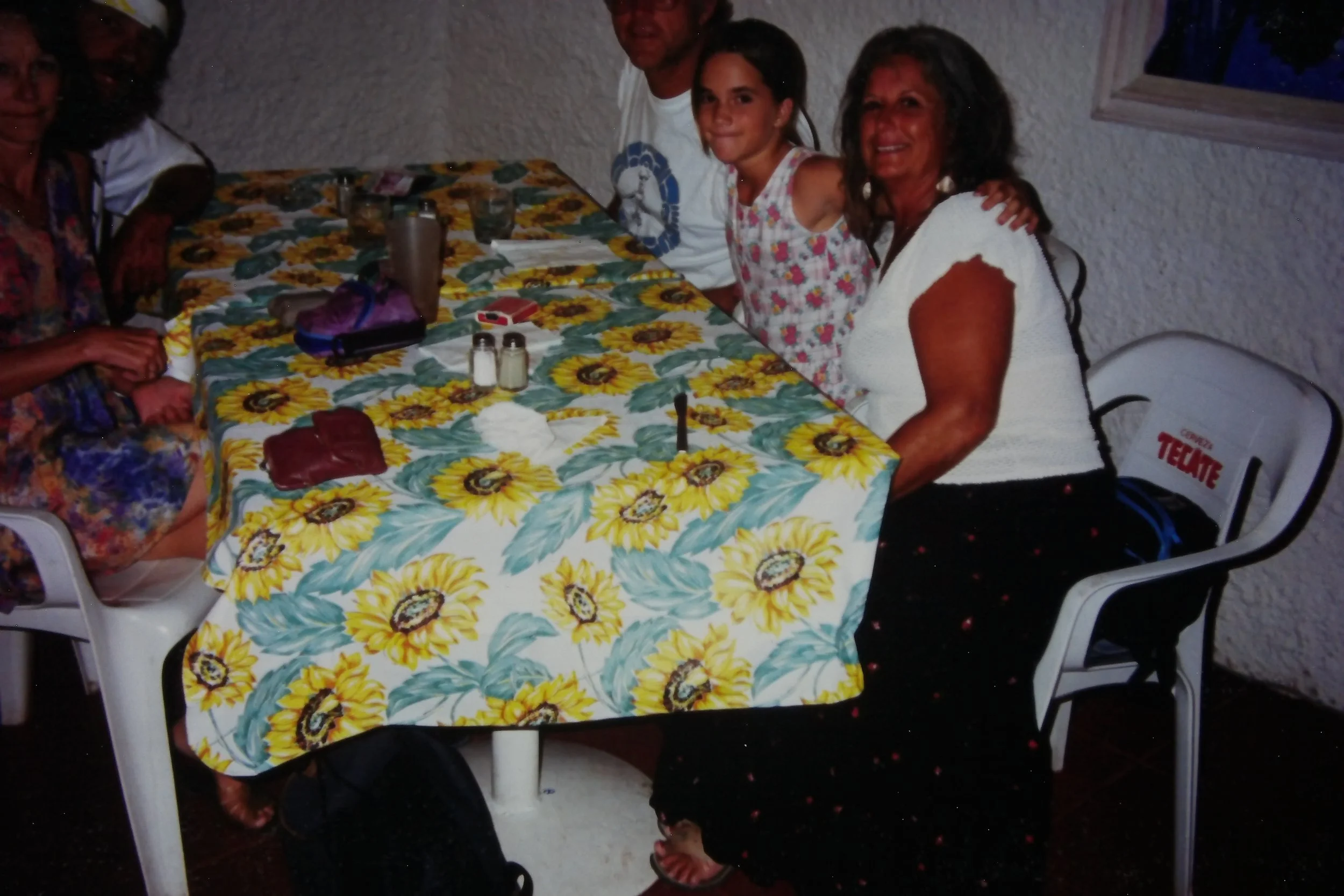 5.8.97 The Gang at Piccolos.JPG