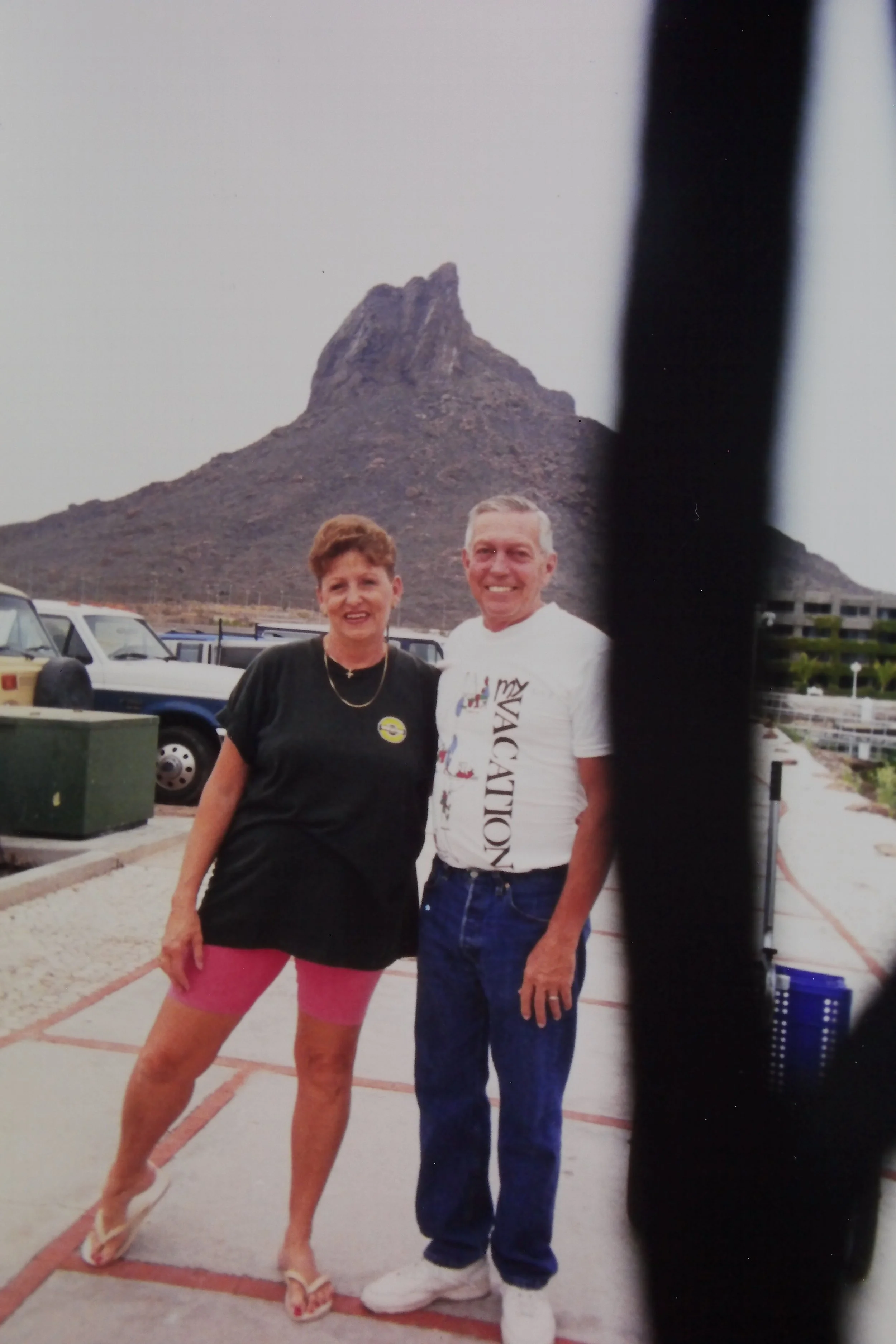 98 Lynn n Russ, Windchime, San Carlos.JPG