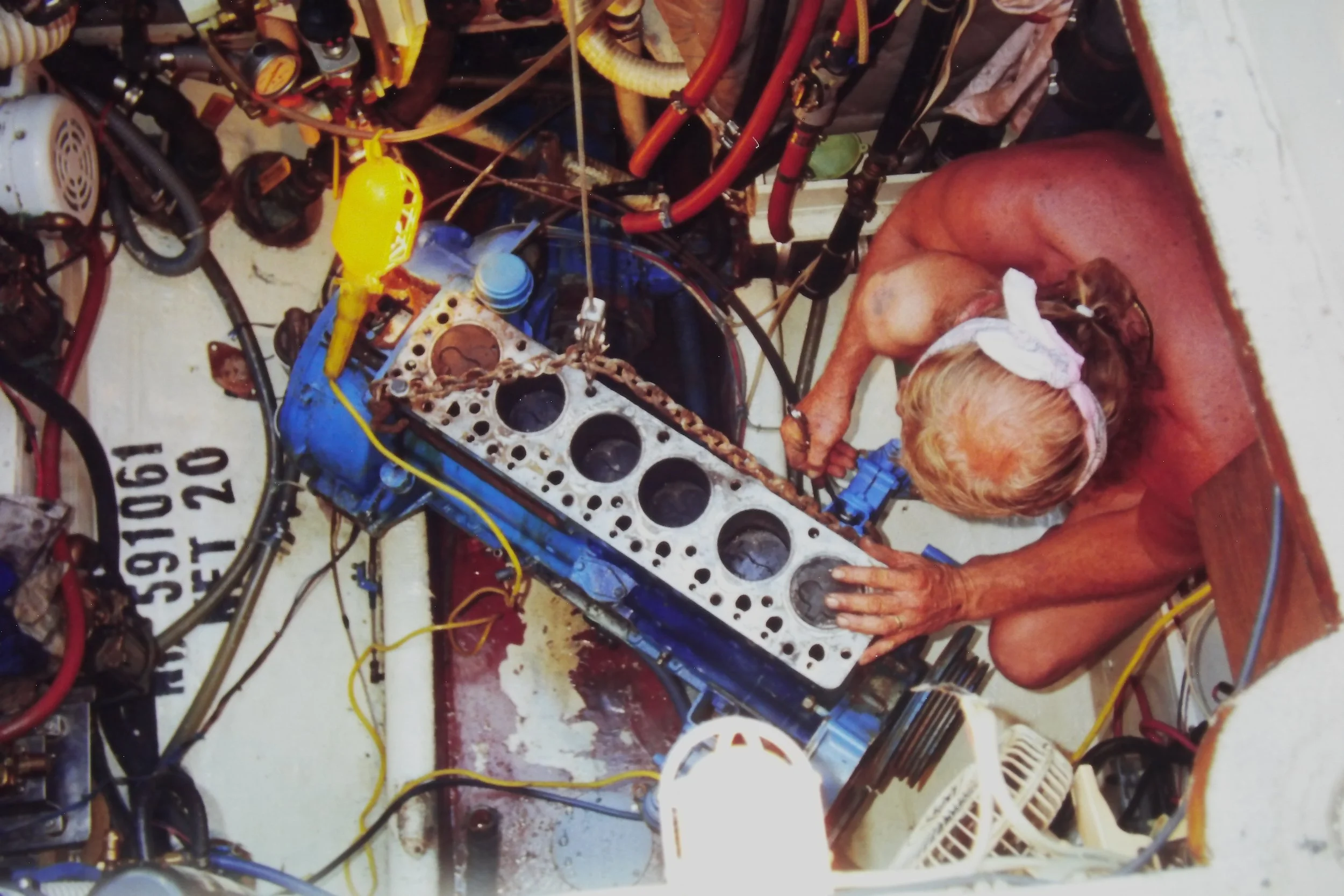 10.22.98 Prepping the engine.JPG