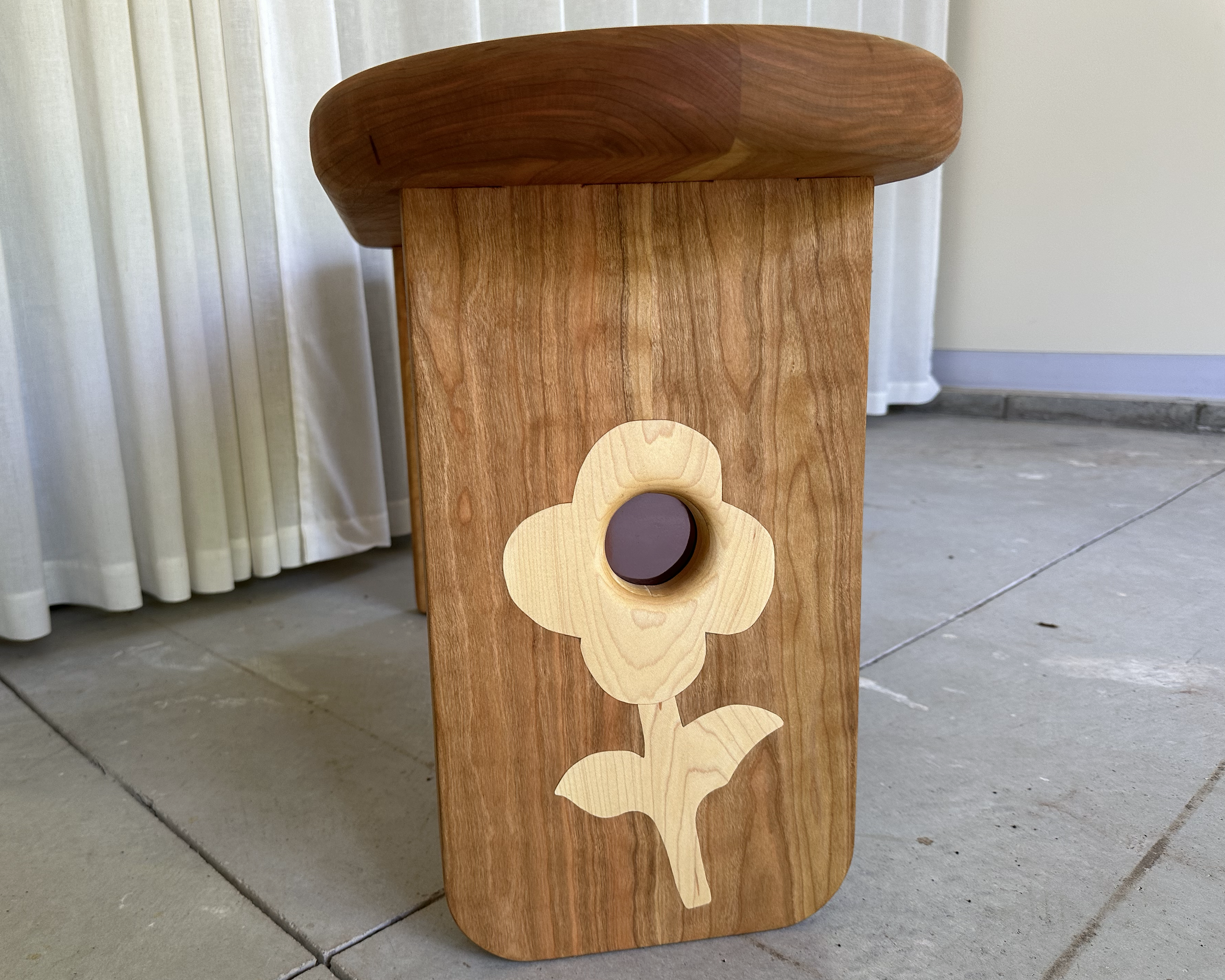 Ditsy-Bench-008-Heck-Yeah-Home-SideDetail.png