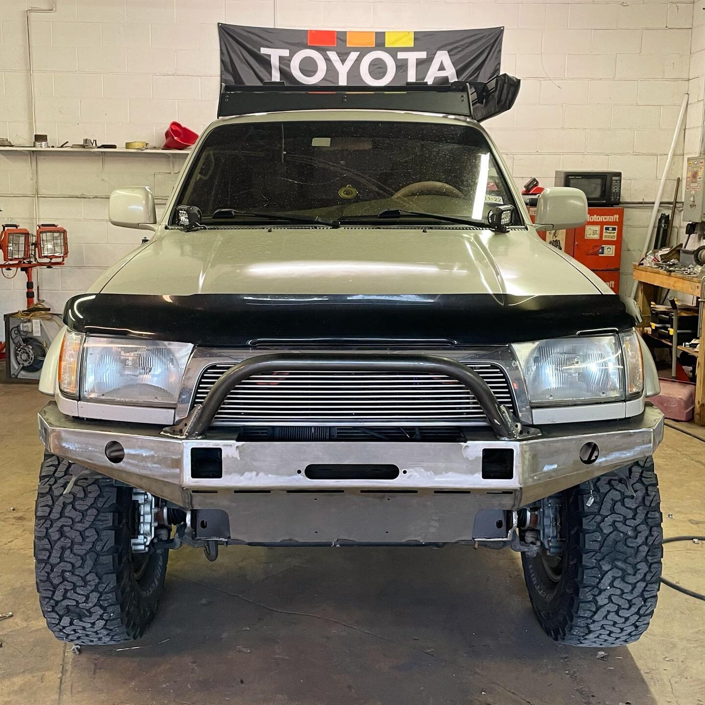 Coastal Off-road bumper build on this 3rd gen T4R 

.
.
.
.
.
.
.
.
#tacoma #4runner #fjcruiser #landcruiser #gx460 #trd #trdpro #tundra #toyota #lexus #gx470 #overland #expo #expedition #fabrication #miller #mig #tig #longtravel #bixlerbuilt #sanant