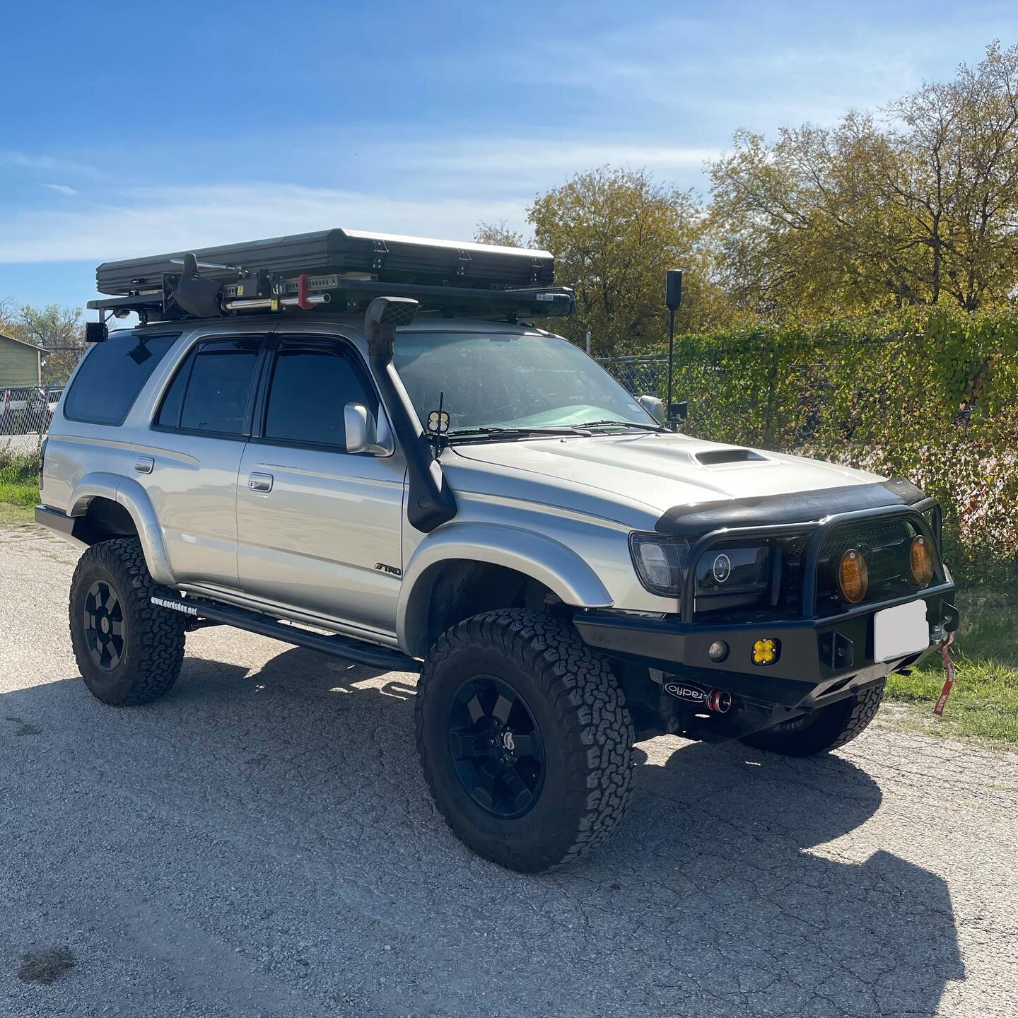 This adventure ready 3rd gen 4runner came in for a bunch of upgrades. @eimkeith rear bumper kit, and control arm bracket reinforcements. @radfloshocks in the front and rear. @gobiracks ladder. Custom trans cooler mount. And more to come!

.
.
.
.
.
.