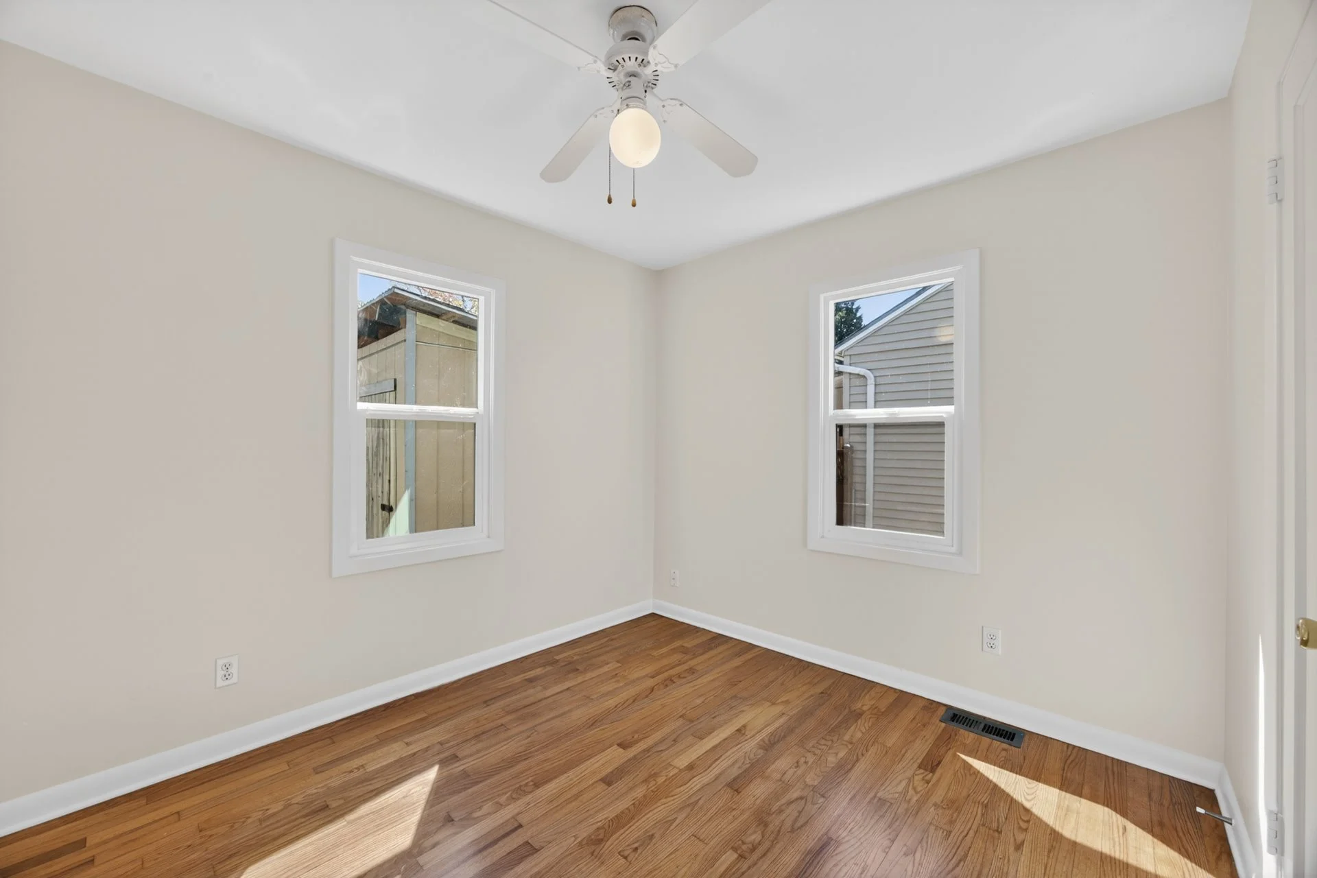 16-1044 Northeast 57th Avenue-16.jpg