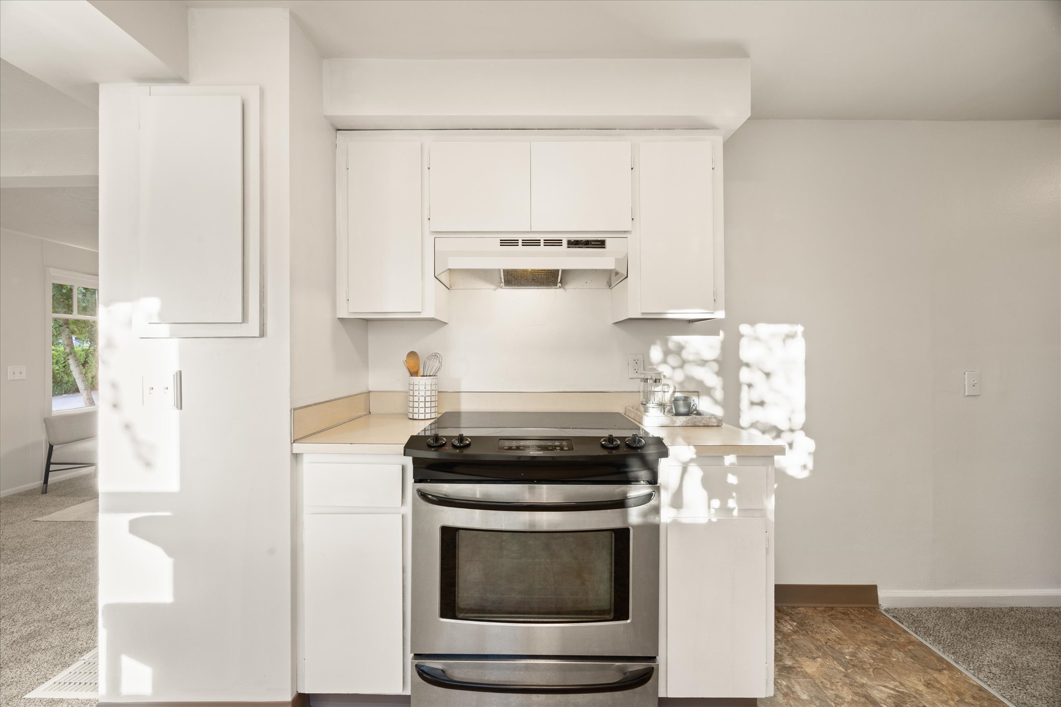 14-3444 Se Rockwood St 97222-14.jpg