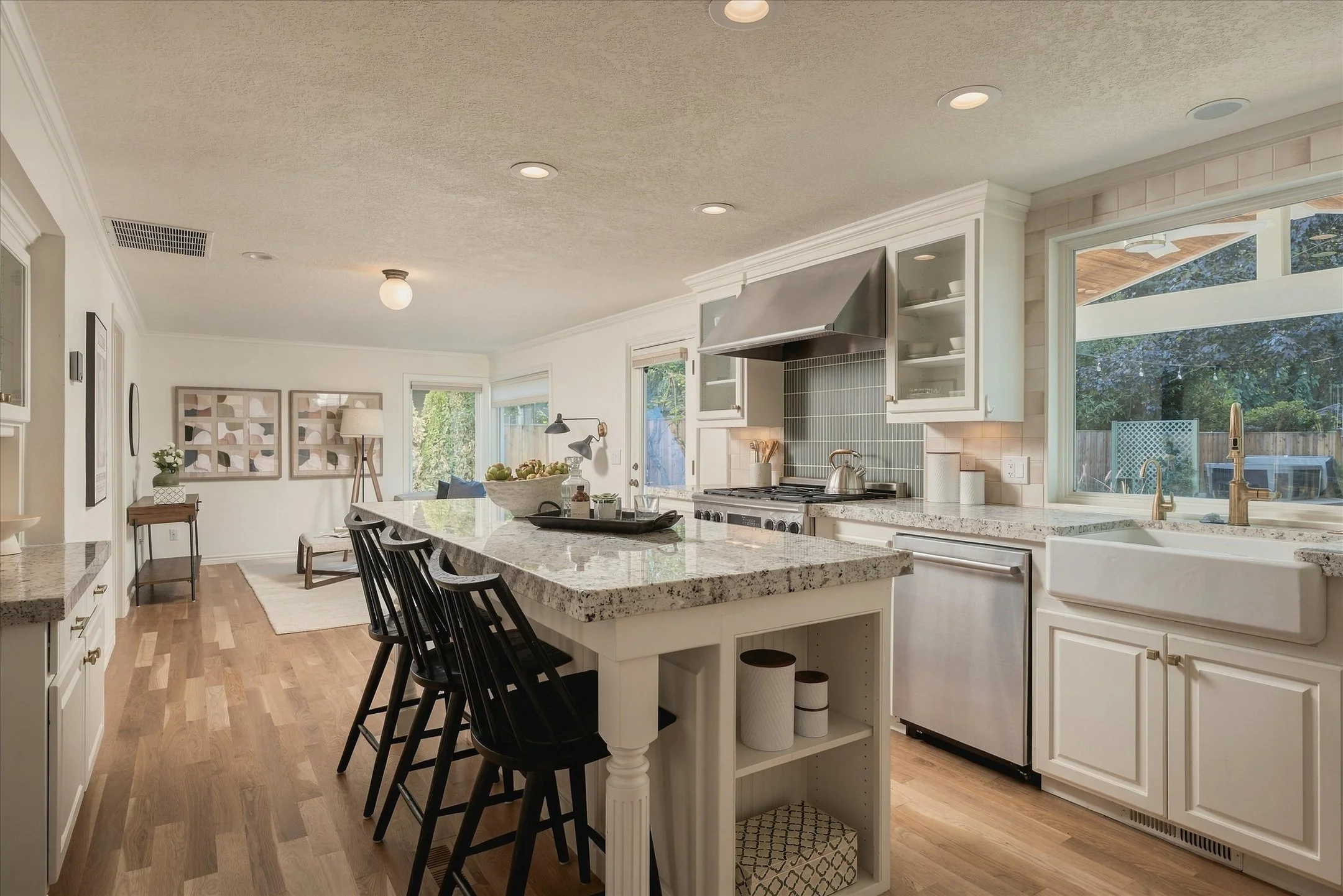 04-876 Sunny Hill Dr-12.jpg