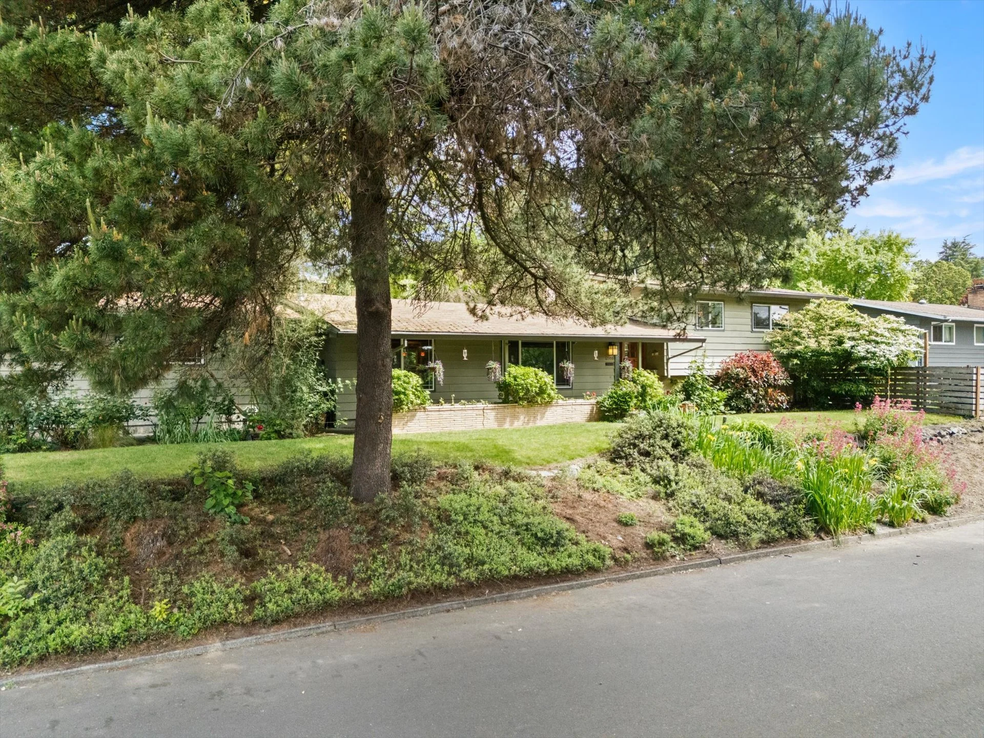 02-12955 SW Evergreen St 97005 -2.jpg