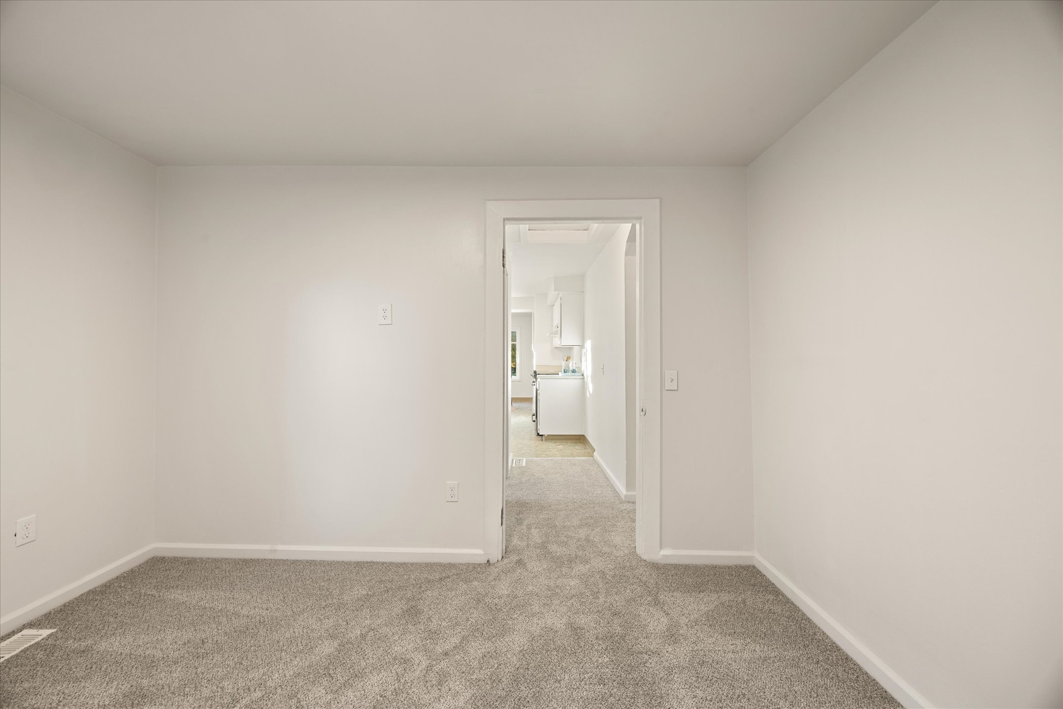 22-3444 Se Rockwood St 97222-22.jpg