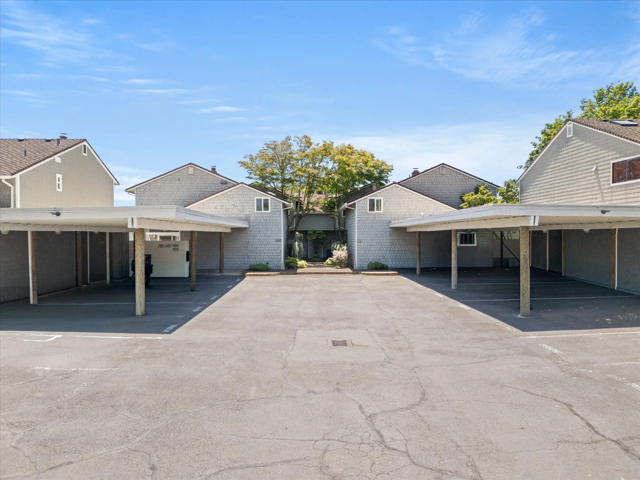 03-530 N Hayden Dr 97217-3.jpg