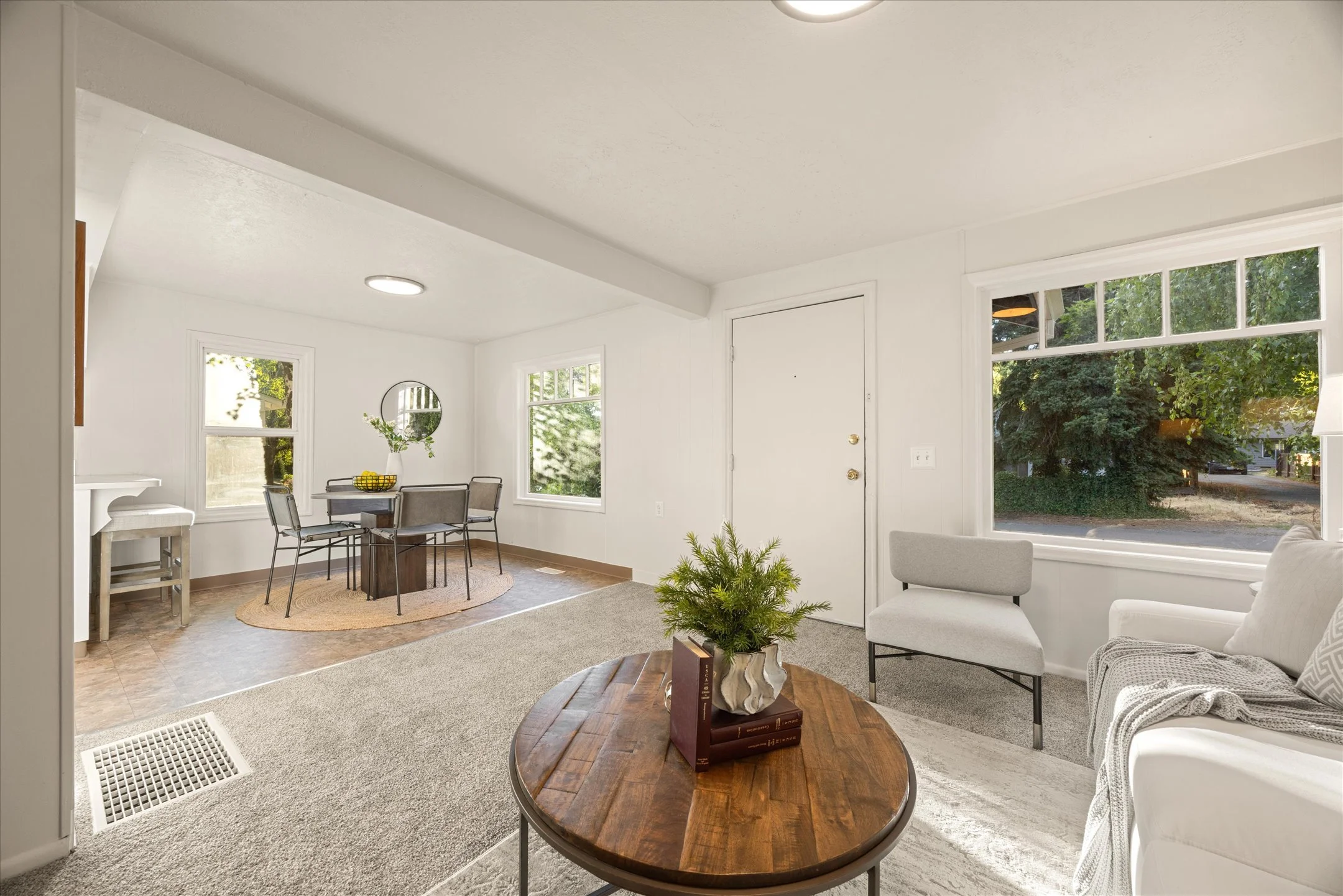06-3444 Se Rockwood St 97222-6.jpg