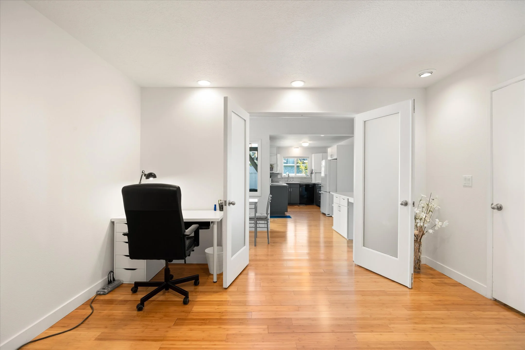24-530 N Hayden Dr 97217-24.jpg