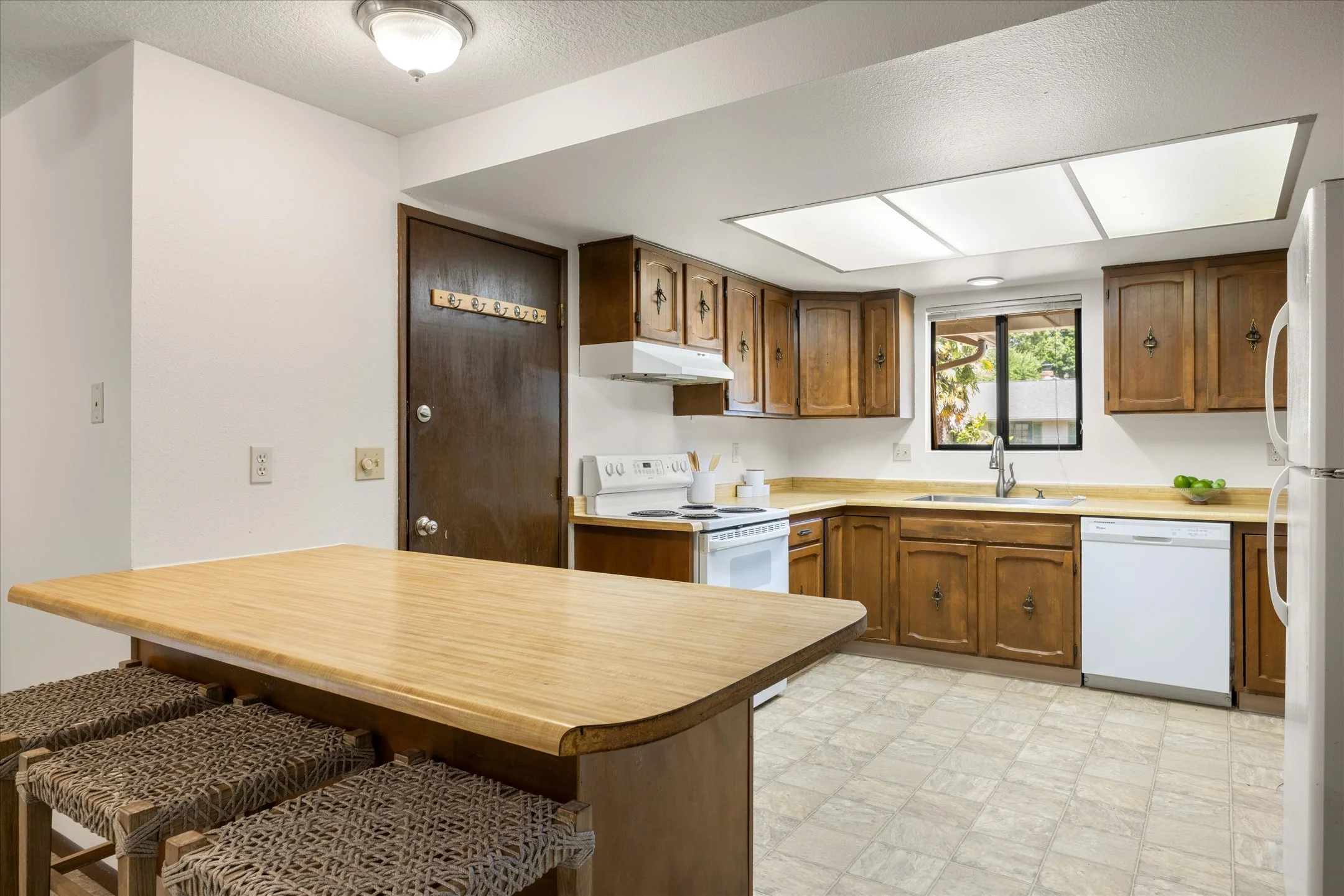 14-21326 SW Makah Ct 97062-14.jpg