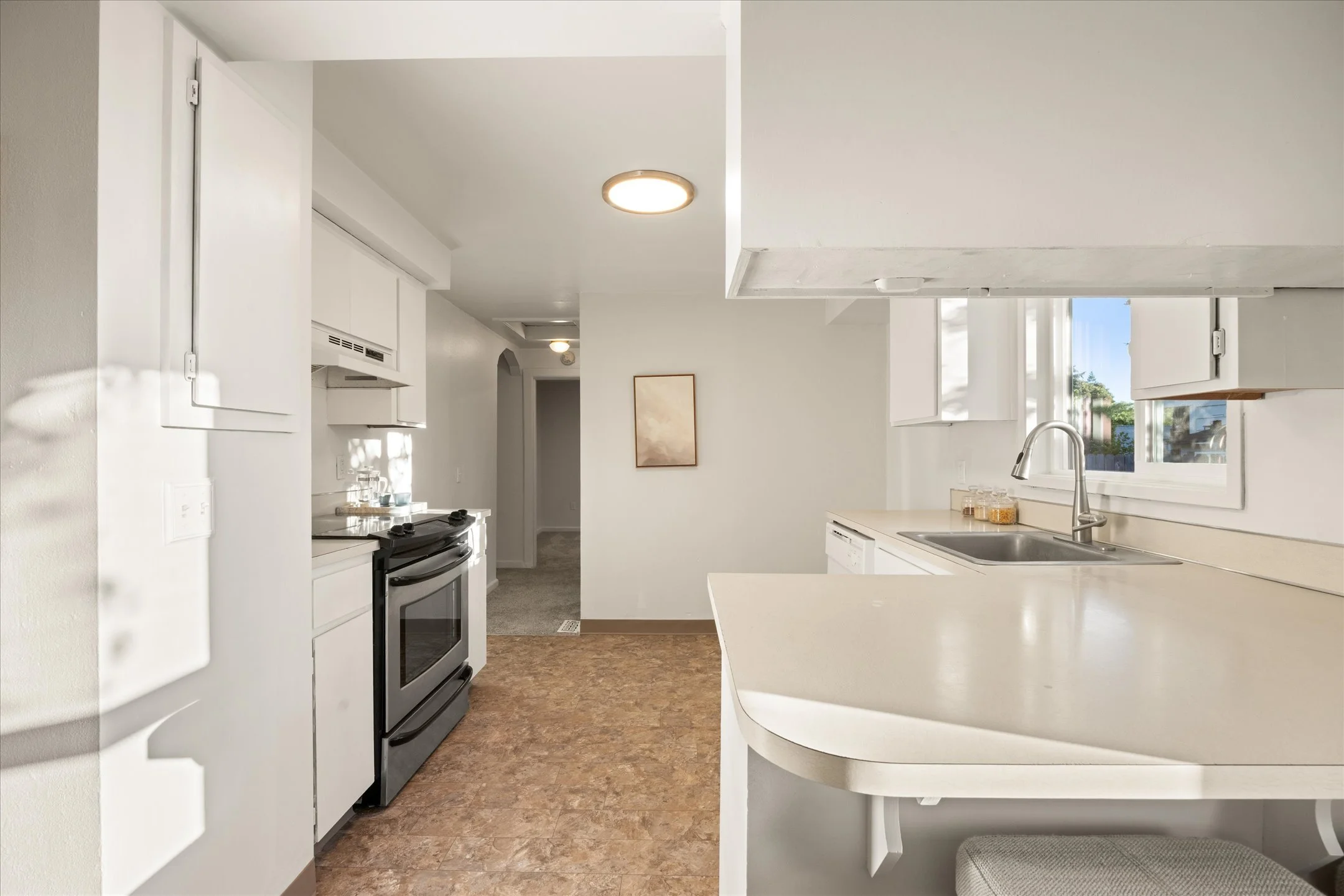 12-3444 Se Rockwood St 97222-12.jpg