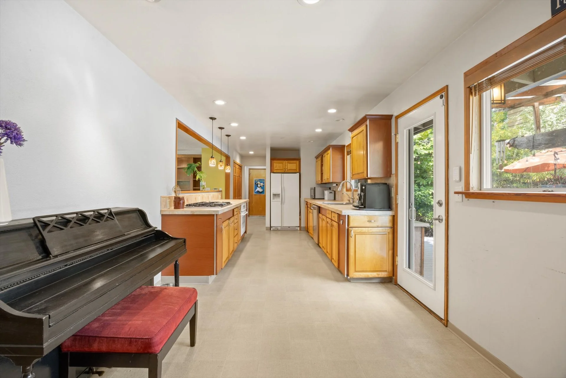 13-12955 SW Evergreen St 97005 -13.jpg