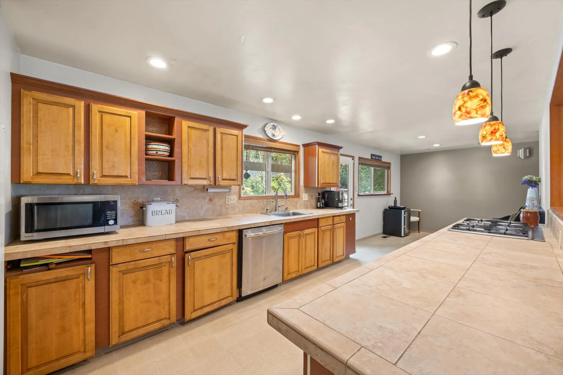 18-12955 SW Evergreen St 97005 -18.jpg