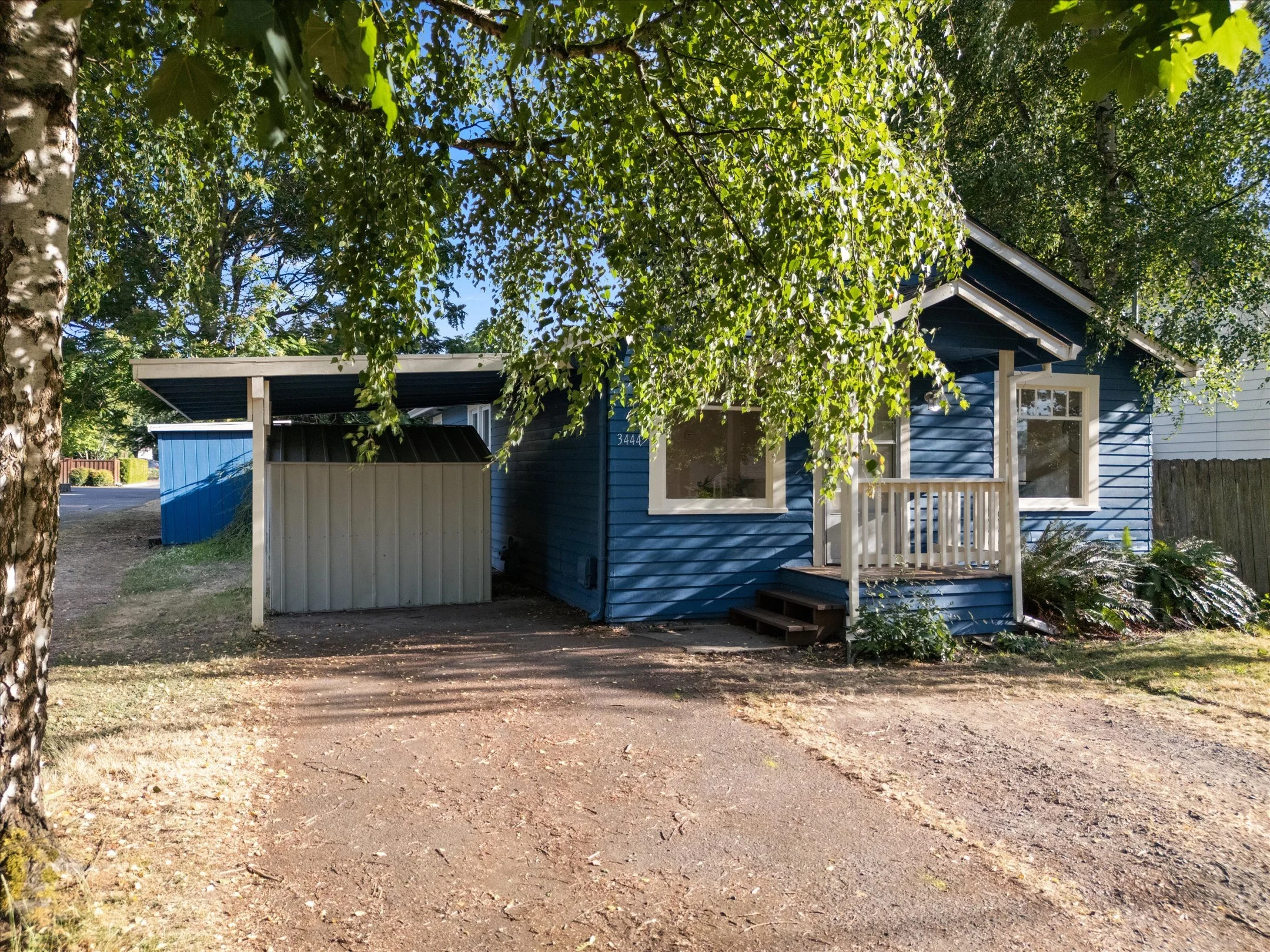 01-3444 Se Rockwood St 97222-1.jpg