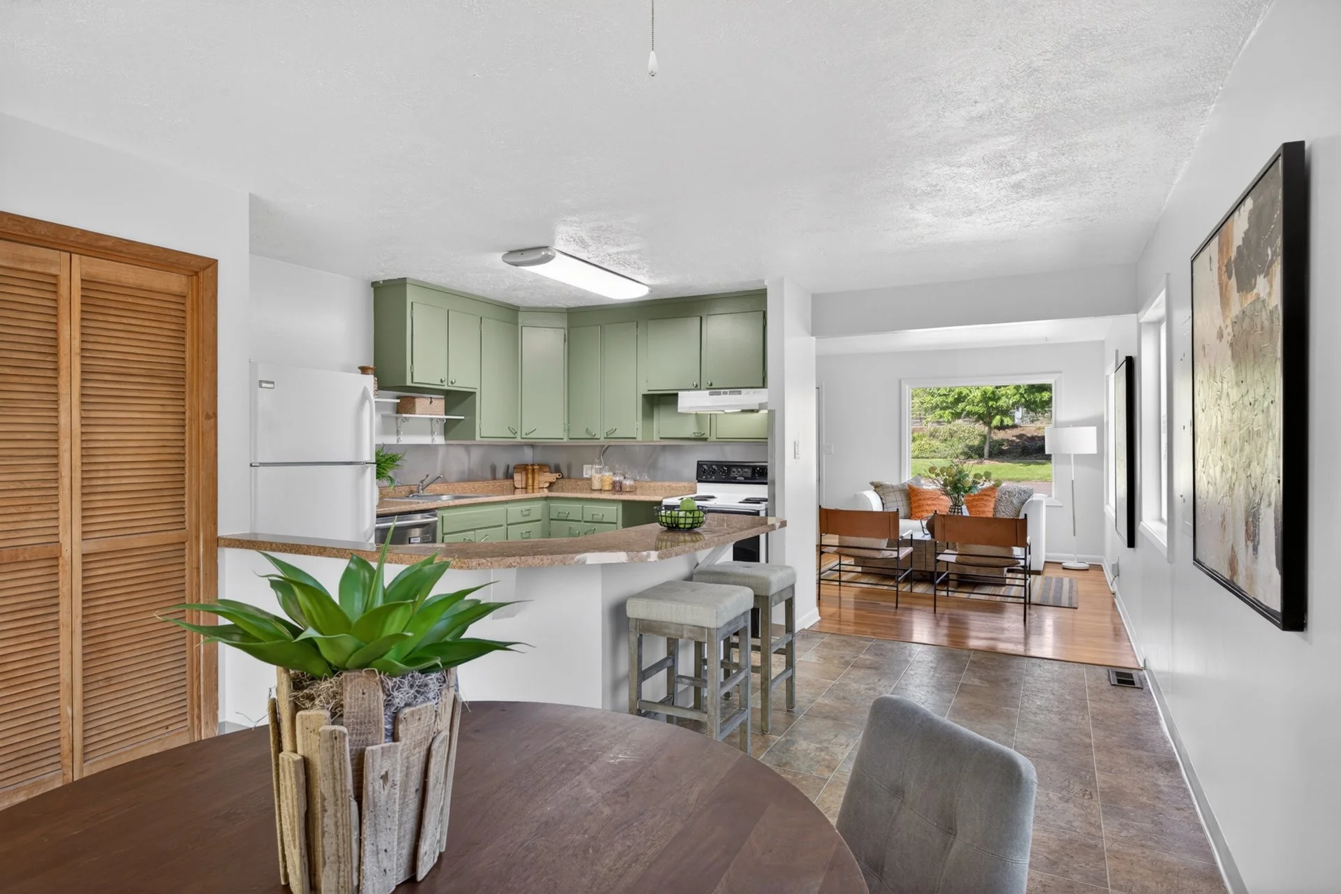 14-1044 Northeast 57th Avenue-14.jpg