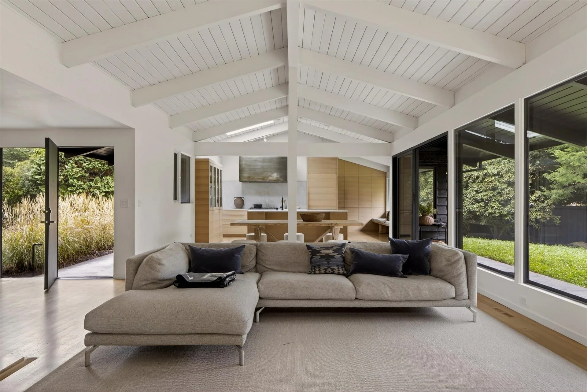 44-2765 SW Vista Drive-44.jpg