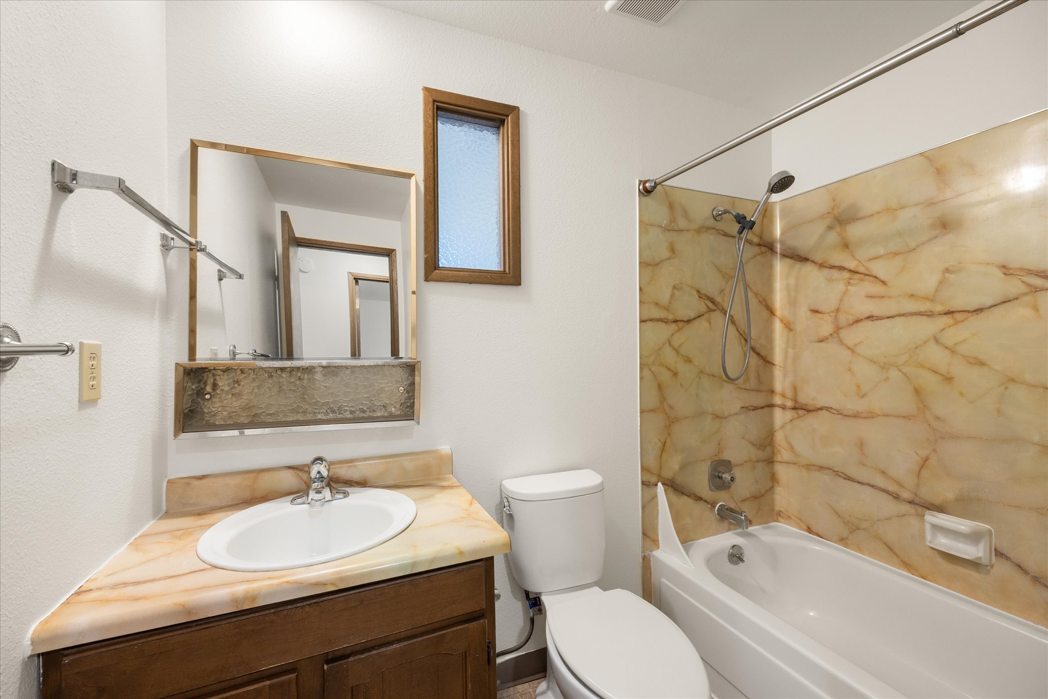 25-21326 SW Makah Ct 97062-25.jpg