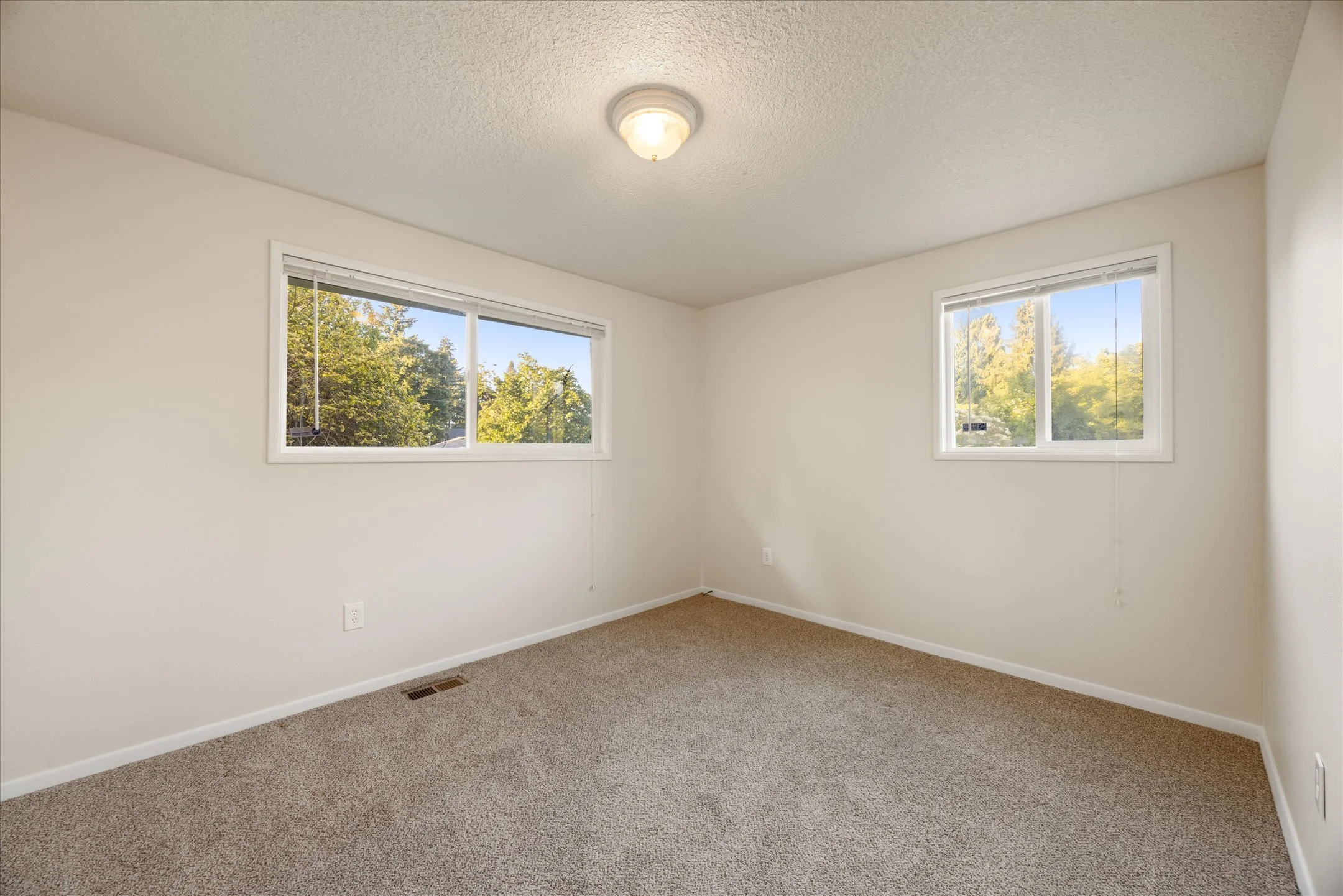 23-9972 Se 40th Ave 97222 -23.jpg