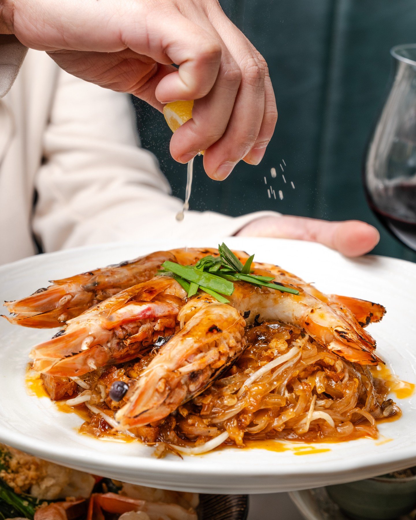 A bold take on a Thai classic. Tamarind-glazed noodles with char-grilled tiger prawns 🦐🍜⁠
⁠
Book now via www.cattleyaballarat.com.au⁠
⁠
Join us: Mon, Tues &amp; Thurs 5pm&ndash;10pm | Fri&ndash;Sat 12pm&ndash;11pm | Sun 12pm&ndash;10pm. Closed Wedn