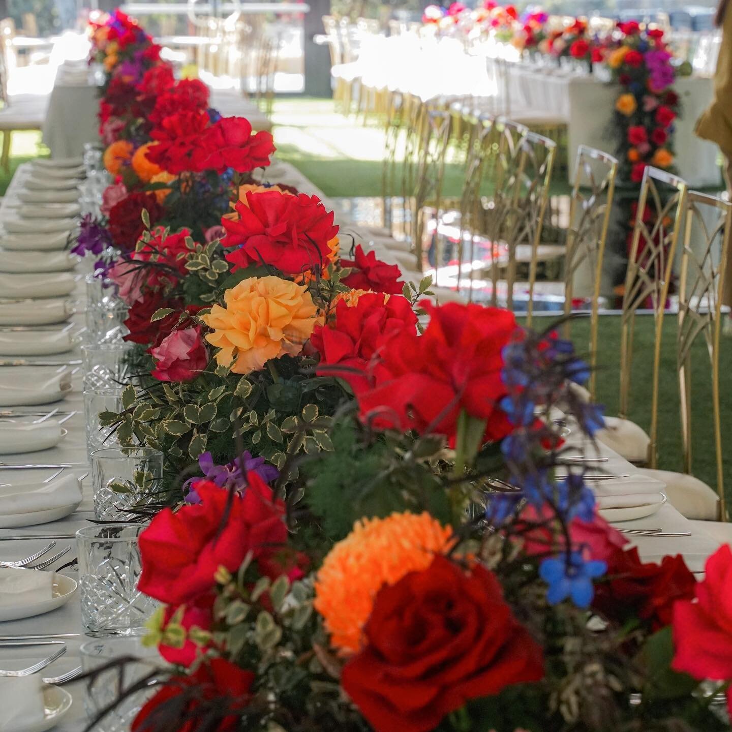 Absolutely adore how these abundant floral arrangements appear to be a &ldquo;long train&rdquo; of floral extravaganza 

📅 Taking bookings for wedding or event flowers for 2023/2024 now! 

🔐 Fill out our enquiry form ASAP and secure your date (link