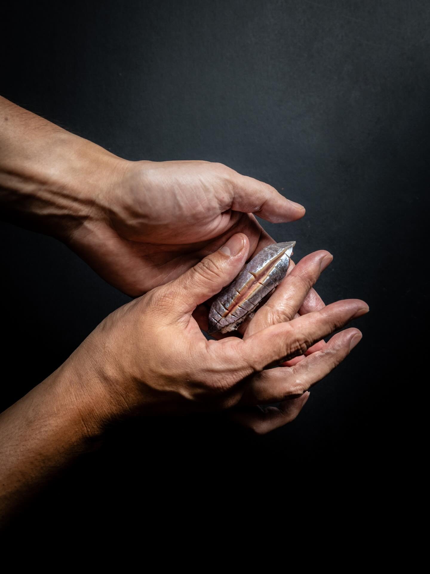 Rice temperature.
Seasoning balance.
Timing between hand and plate.

Nigiri is formed to be eaten by hand.
It&rsquo;s how the warmth of the rice, the texture, and the balance are felt as intended.

Nigiri is built on nuance.
Small adjustments make al