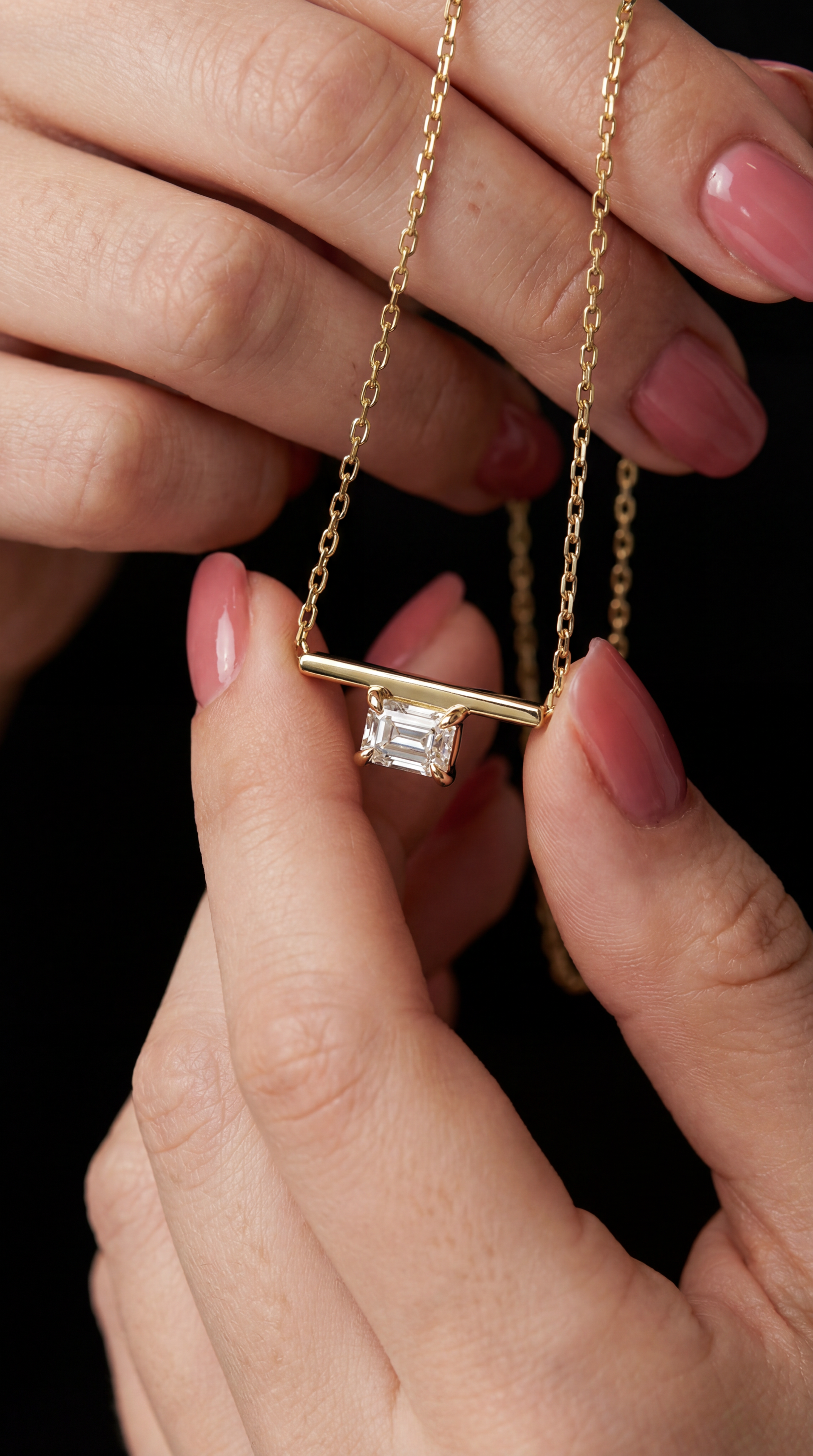 CrownRing Emerald Cut Diamond Bar Pendant in Yellow Gold.png