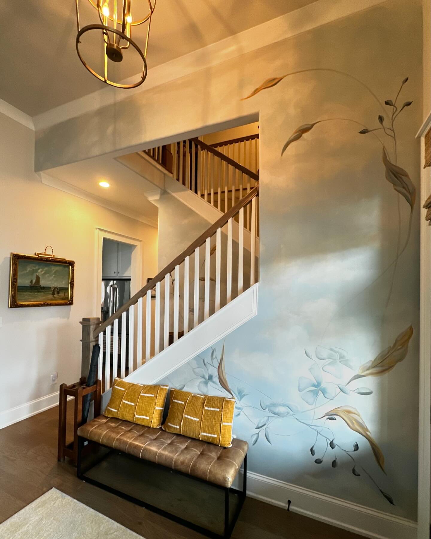 I&rsquo;ve always wanted to try my hand at some clouds in a mural. ☁️🤍 Then add some flowers and leaves, and it all comes together for a one of a kind artwork in this foyer.

It took many layers to get this renaissance-esque sky just right before pa