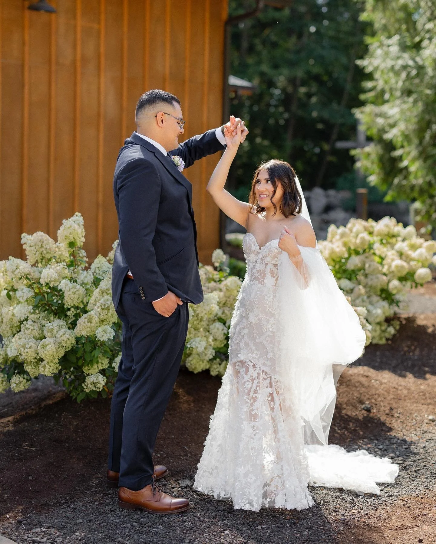 A few moments from Andres & Lesly’s beautiful wedding day ✨ always special when high school friends hire you to photograph their wedding day!