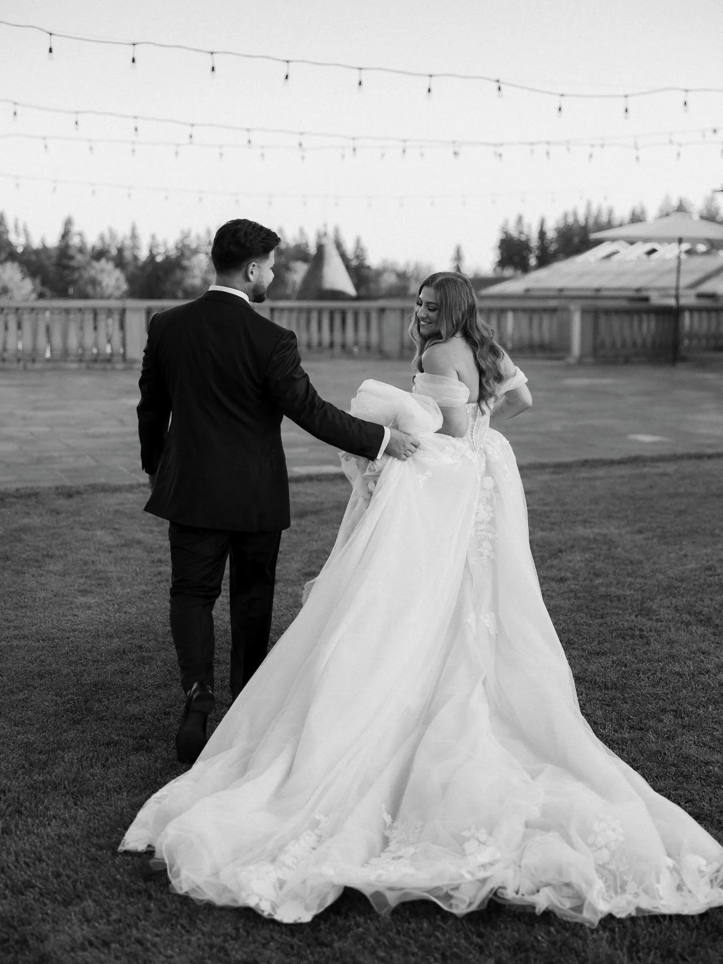 Roman and Alla&rsquo;s beautiful beautiful wedding at @chateaudelis 🤍 
.
.
#weddingday #bride #weddingphotos #weddingphotography