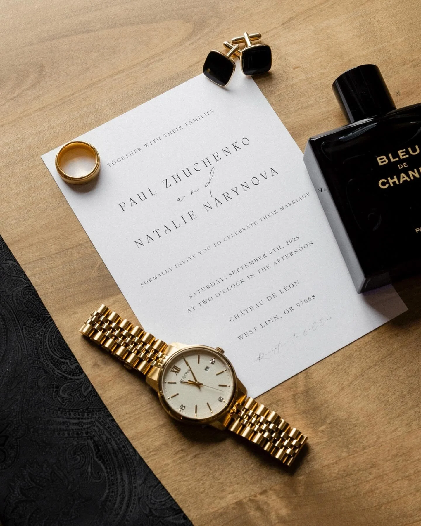 bridal prep magic ✨ capturing the details and the calm before the &ldquo;I do&rdquo; 
.
.
.
#bridegettingready #weddingmorning #weddingdetails #bridalprep #weddingphotography