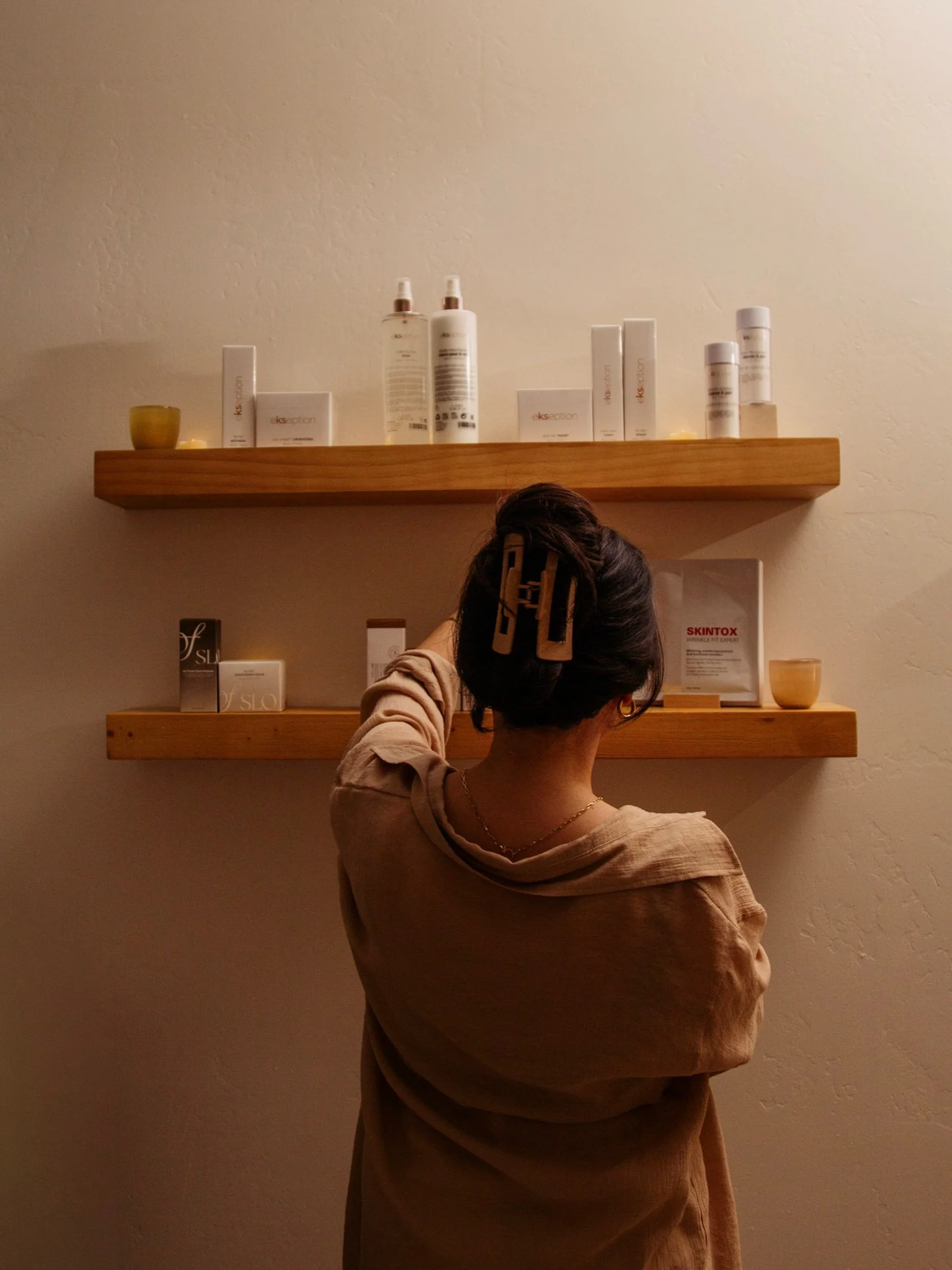 Behind every treatment is a rhythm most people don&rsquo;t see.

Restocking, adjusting, preparing&mdash;small details that hold the experience together.