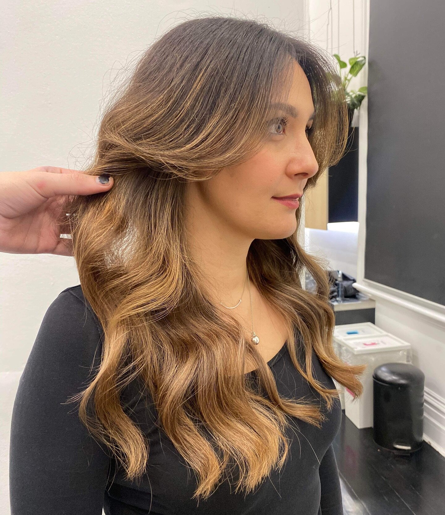 Glossy fresh haircut! Look at them waves 🤯🤯
Stylist @corey_creammelbourne 
Using @evohair 
&bull;
#redken #redkensalon #melbournesalon #fitzroysalon #haircut #waves #fresh #cutting #bangs #evohair #salon #behindthechair #style #freshair #hairinspo 