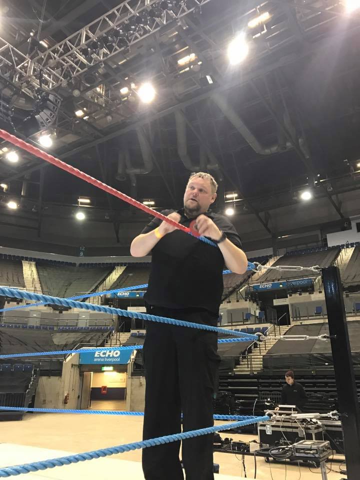 Taping the ropes.jpg
