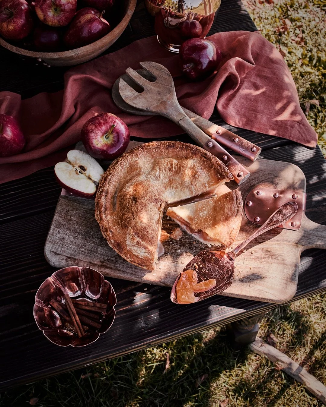 Autumn in Connecticut wraps love in warm light and copper hues.
Golden leaves crunch beneath lace hems, spiced air curls around whipped cream and pie, and blooms burst like the last kiss of summer holding on.
Every moment&mdash;every sip, slice, and 