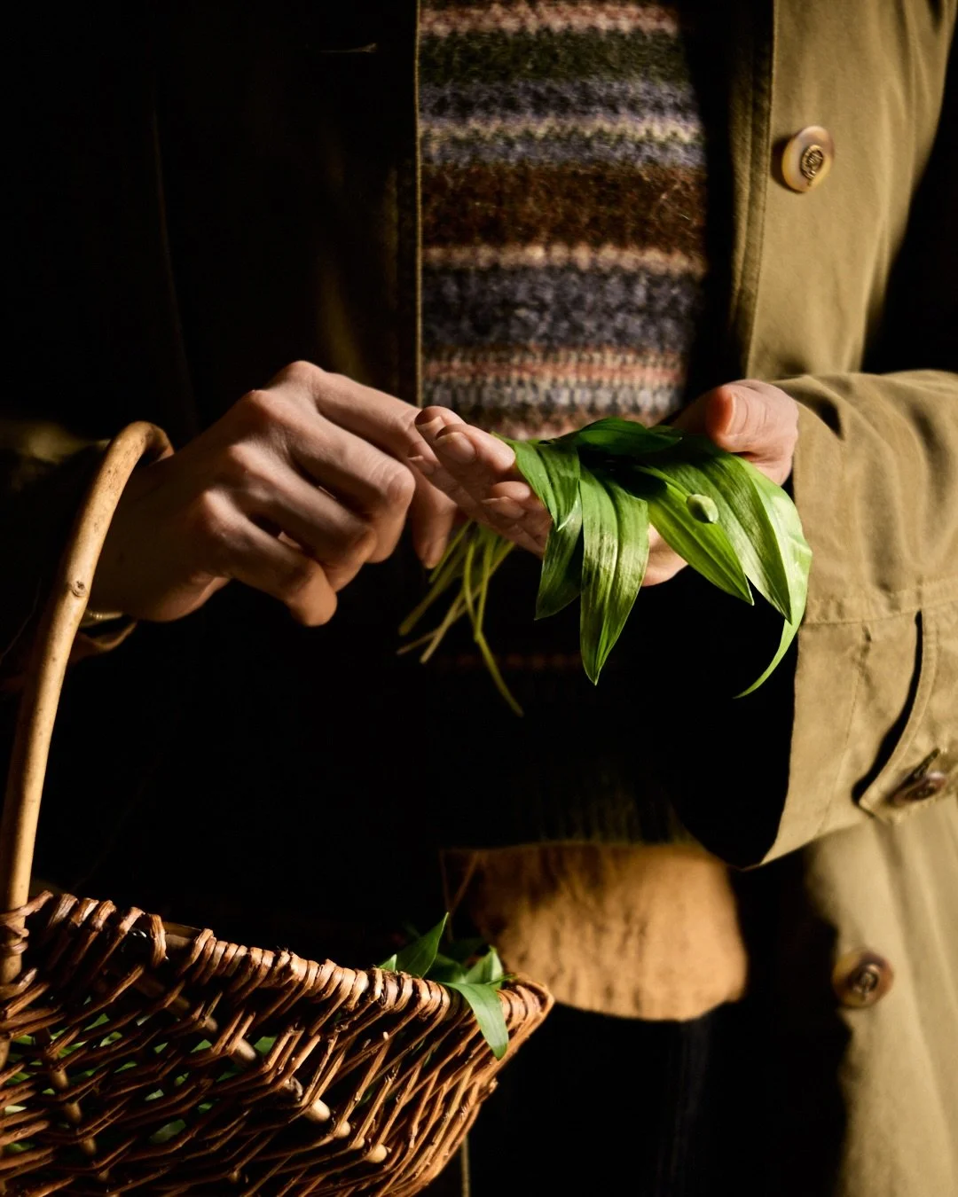 Foraging and cooking with friends is one of life&rsquo;s simplest and greatest pleasures, gathering treasures from the wild and turning them into something delicious together. Muddy boots, full baskets, clattering pans and plenty of laughter, the kin