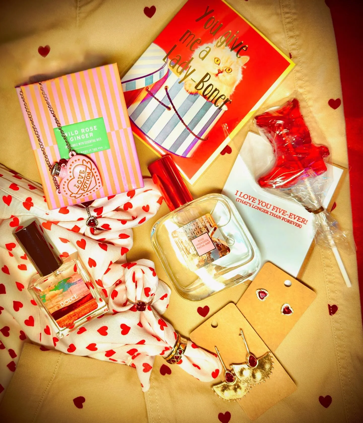 &ldquo;La raison d&rsquo;aimer, c&rsquo;est l&rsquo;amour.&rdquo; ❤️🥂🍒