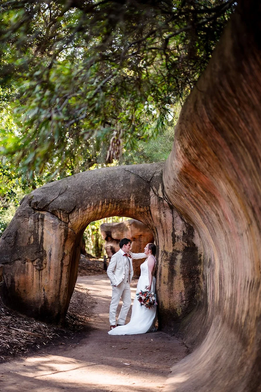 Relaxed wedding portrait the Perth Zoo, Western Australia
