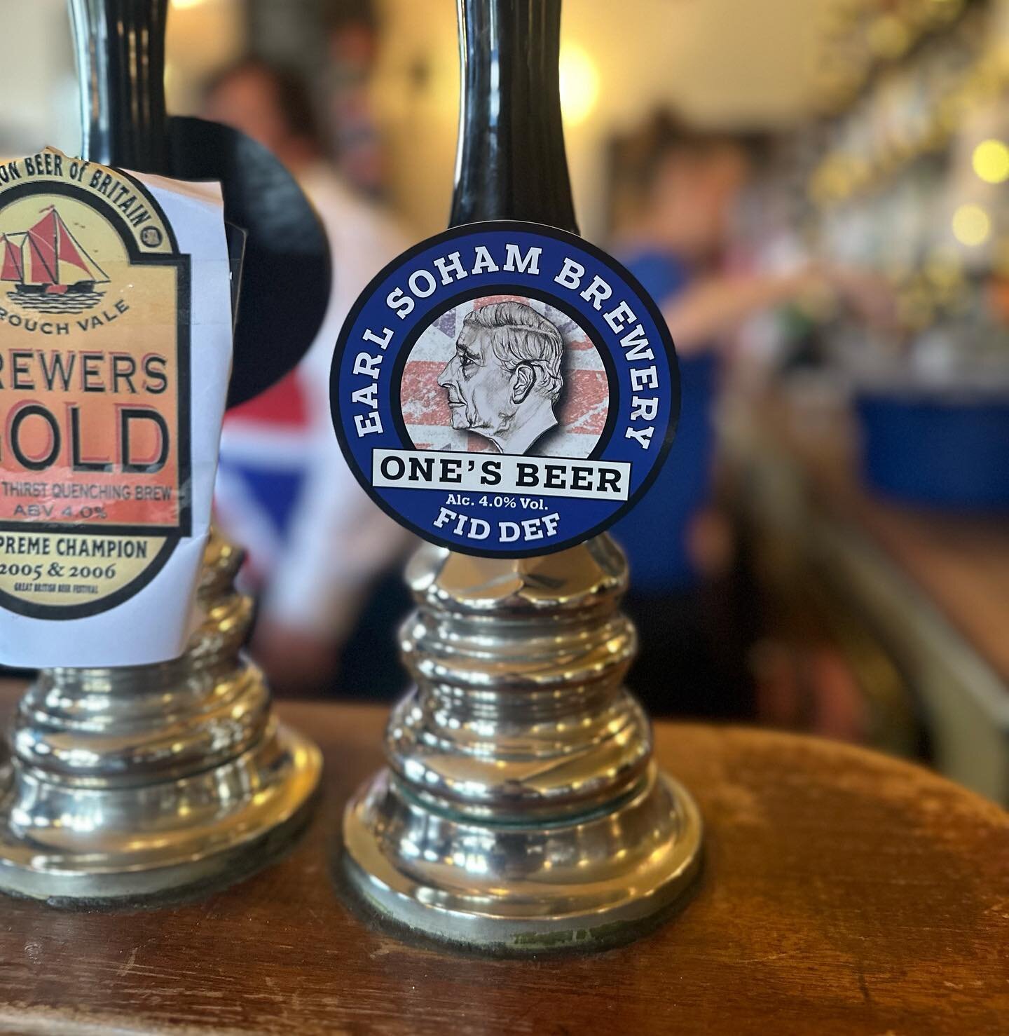 God save the King! 👑

@earlsohambrewery proudly present to you &ldquo;One&rsquo;s Beer&rdquo; - 4.0% ABV 🔞 Limited stock! 

.
.
.

#onesbeer #pint #pintofbeer #coronation #kingcharles #ale #bitter #framlingham #suffolk #suffolkbeer #suffolkcounty #