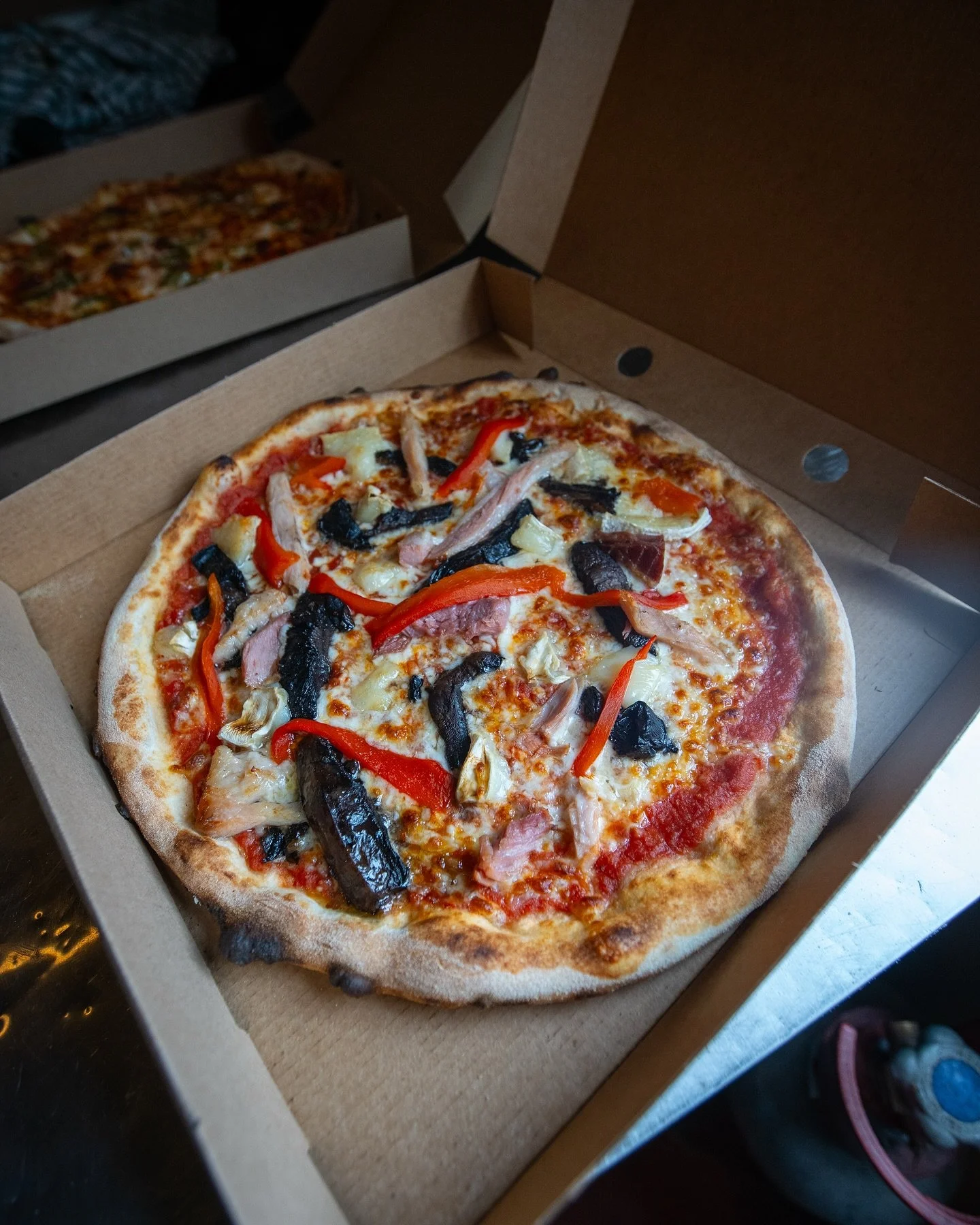 Open at 5pm! 🍕🍻

Which woodfired pizza are you going for?

To order please phone 01728 727167

#framlingham #suffolk #woodfired #woodfiredpizza #suffolkcounty #suffolkpub #fyp